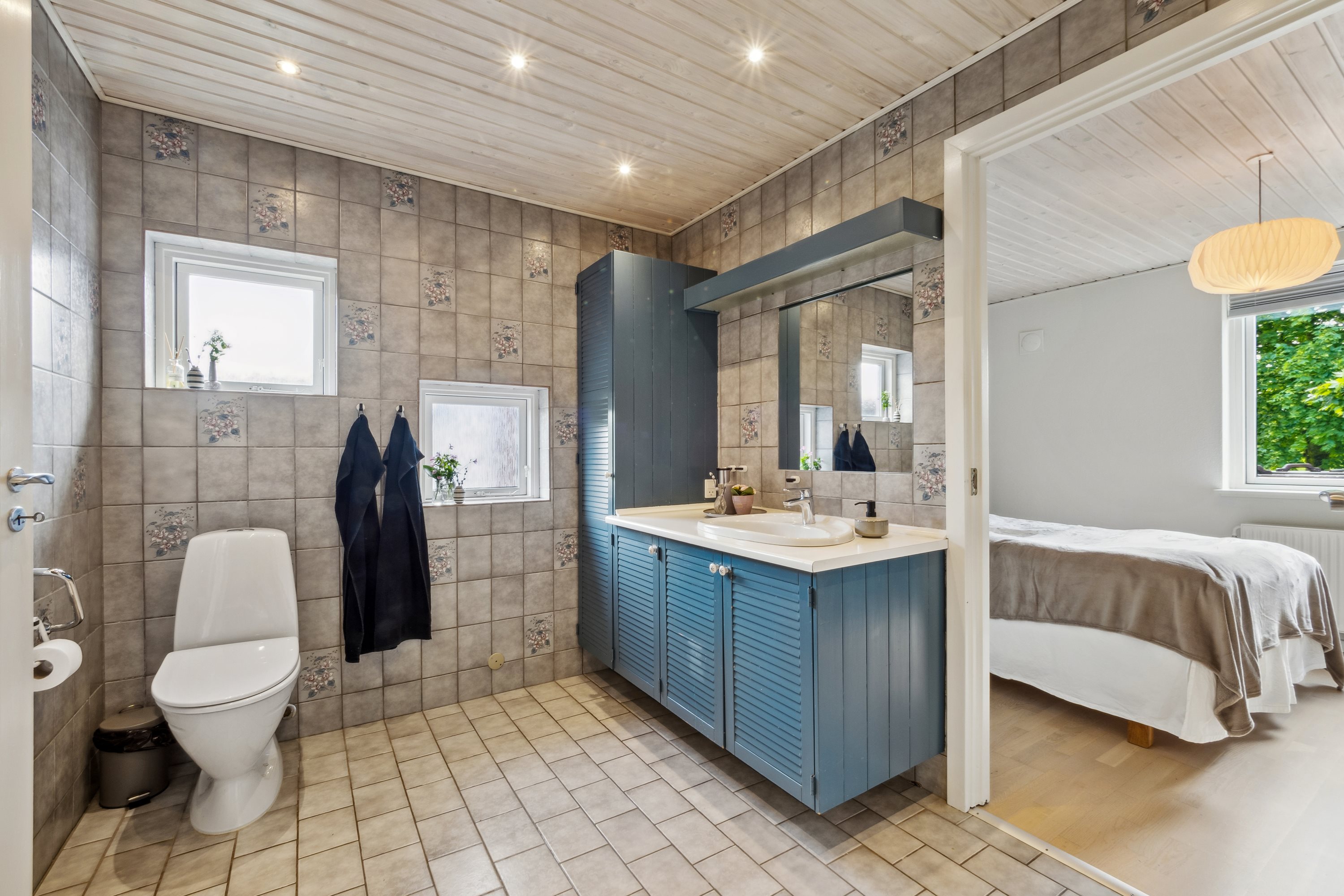 Fremhævet badeværelse billede i fuldskærmstilstand. Billede af Åbrinken 5, Vils, 7980 Vils