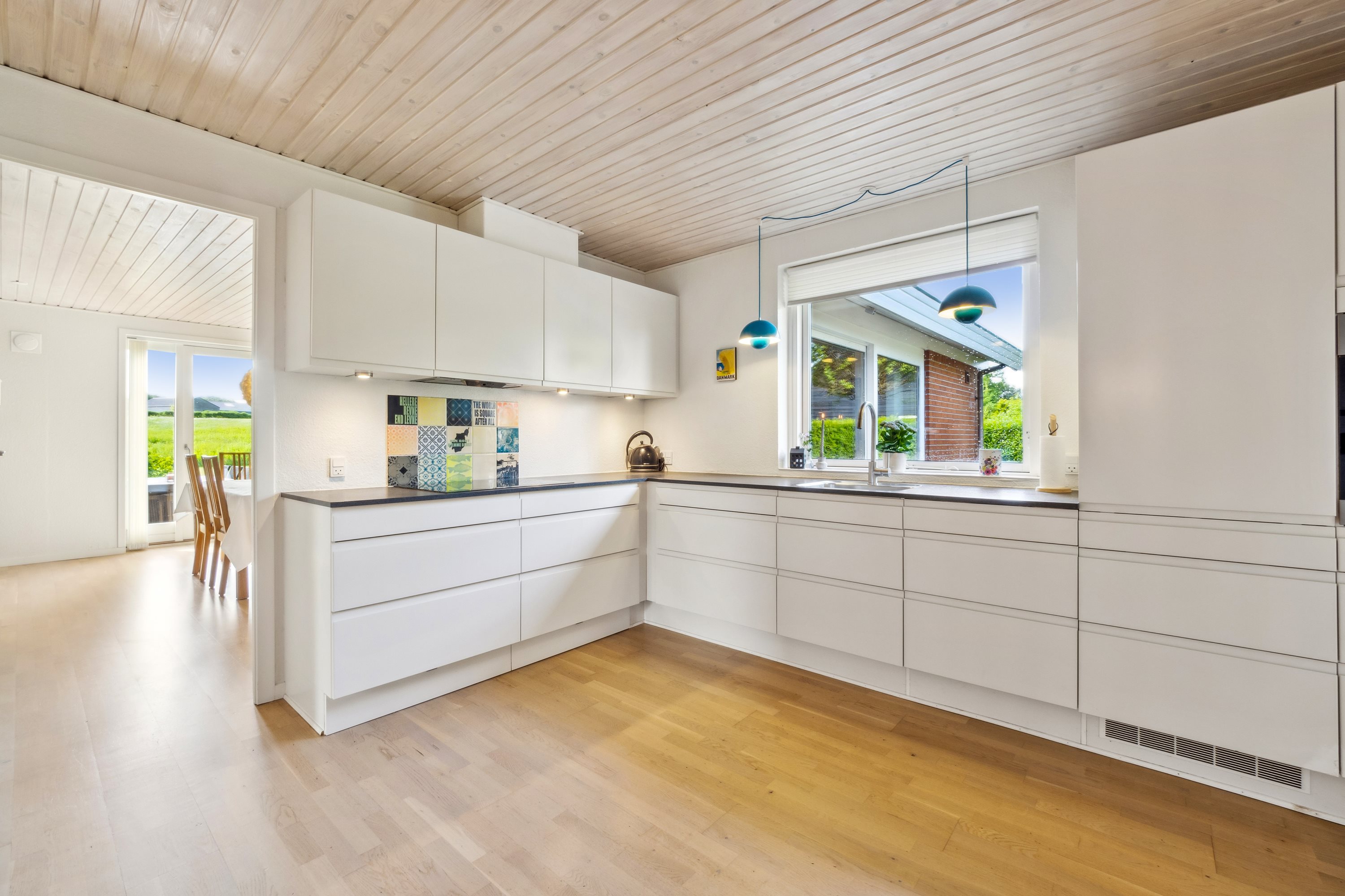 Fremhævet køkken billede i fuldskærmstilstand. Billede af Åbrinken 5, Vils, 7980 Vils