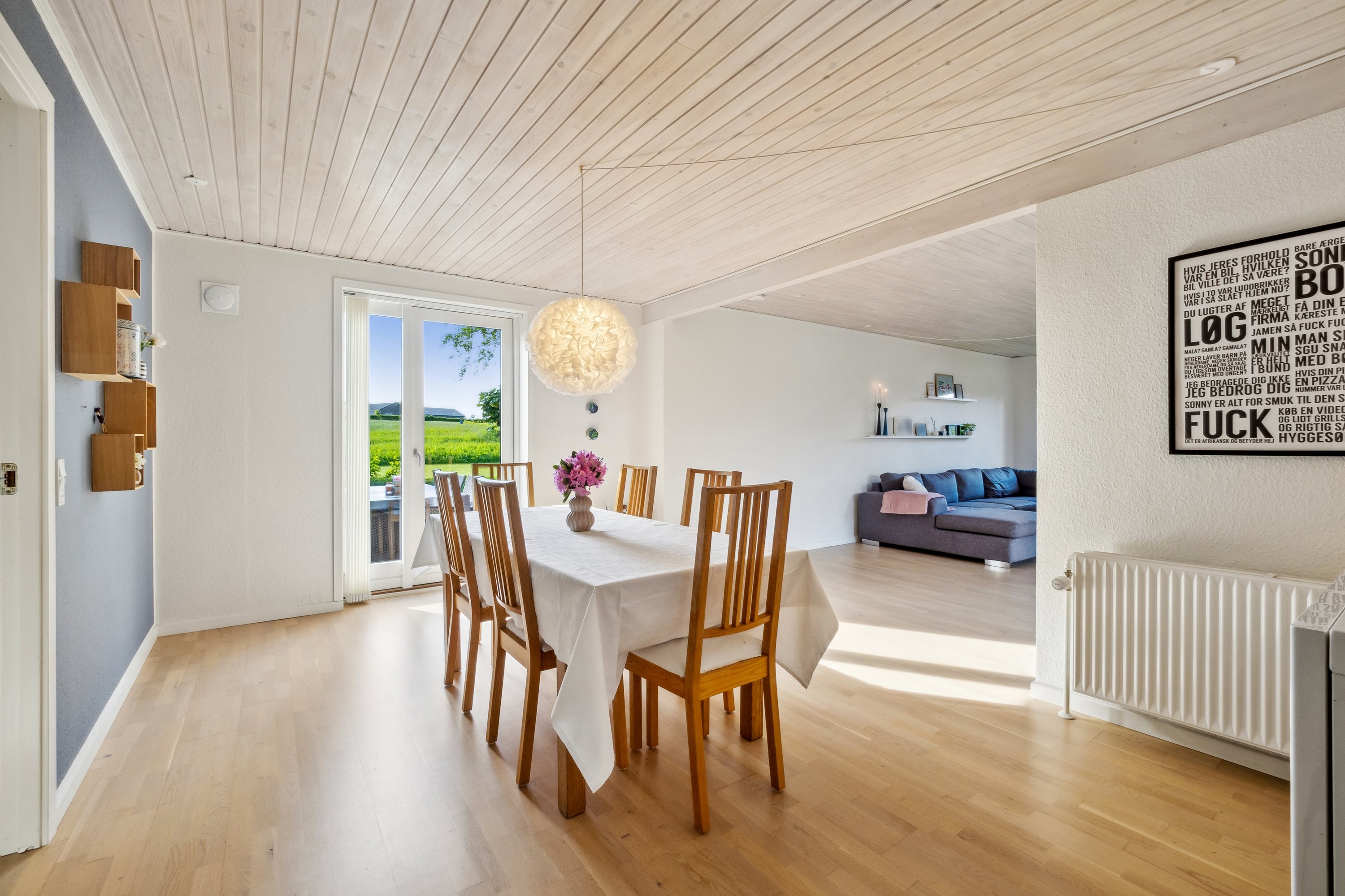 Fremhævet stue billede i fuldskærmstilstand. Billede af Åbrinken 5, Vils, 7980 Vils