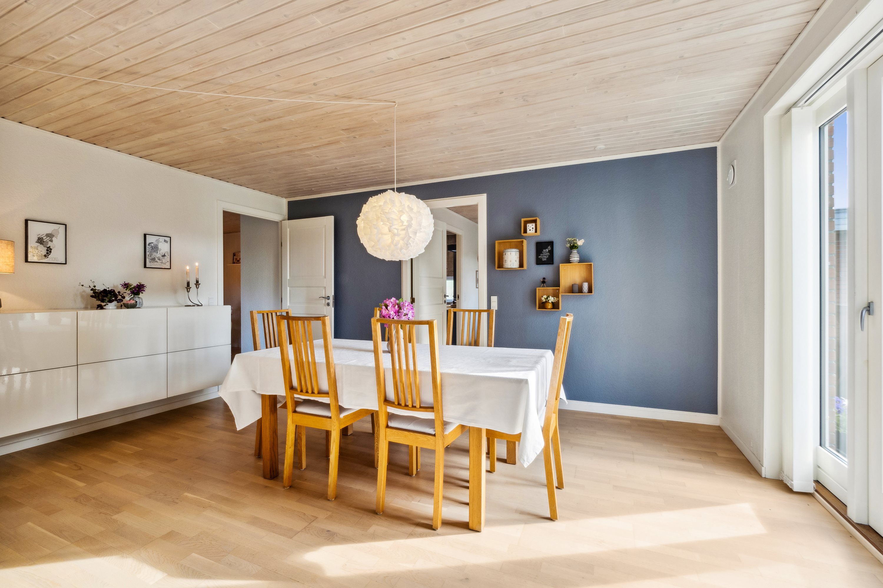 Fremhævet stue billede i fuldskærmstilstand. Billede af Åbrinken 5, Vils, 7980 Vils