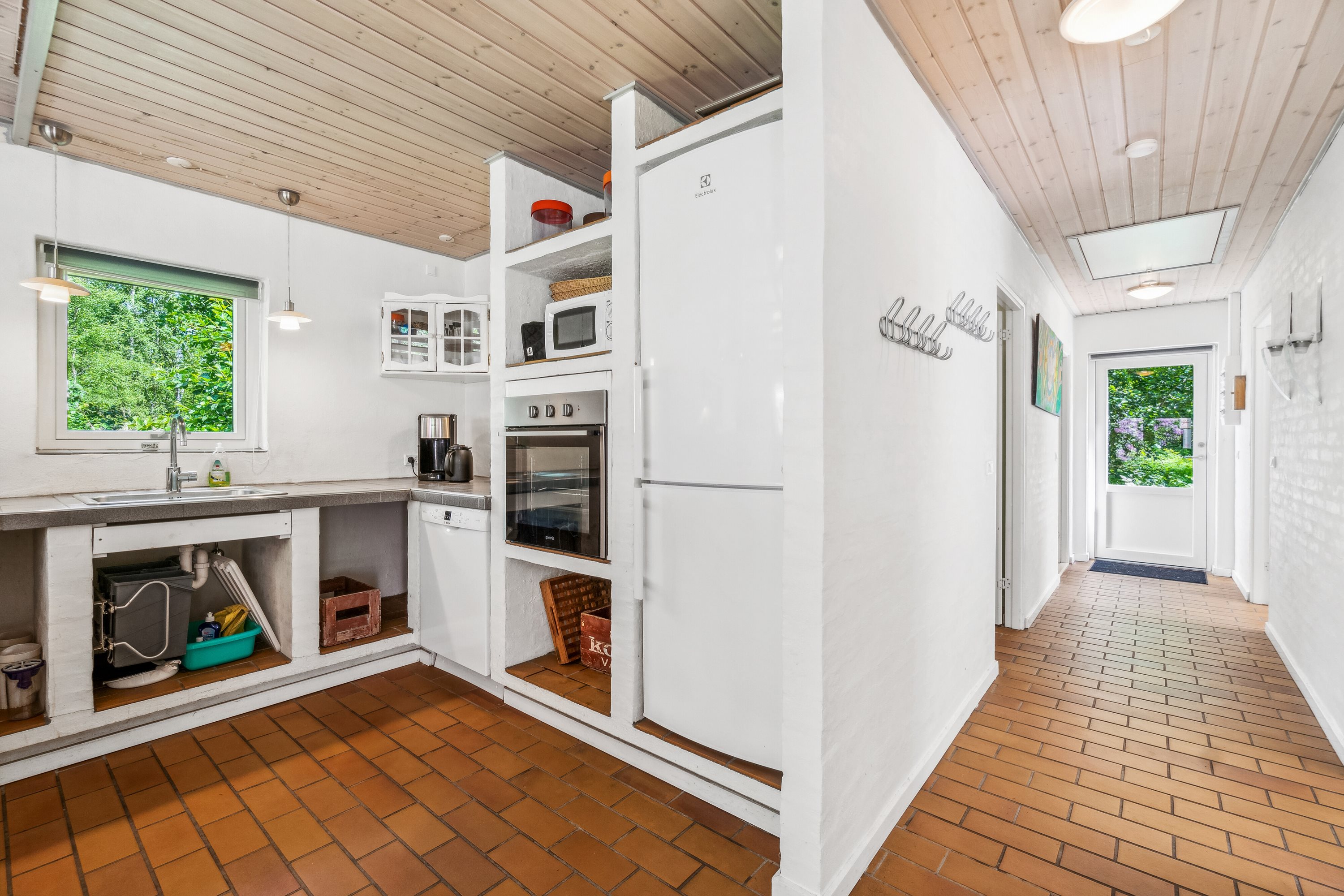 Fremhævet køkken billede i fuldskærmstilstand. Billede af Maegårdsskoven 6, Pedersker, 3720 Aakirkeby