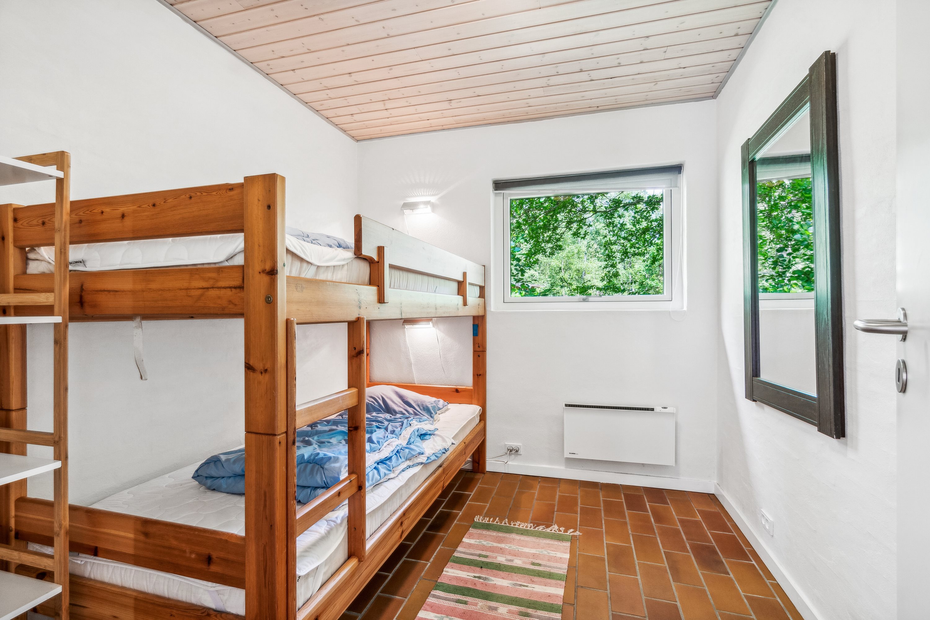 Fremhævet værelse billede i fuldskærmstilstand. Billede af Maegårdsskoven 6, Pedersker, 3720 Aakirkeby