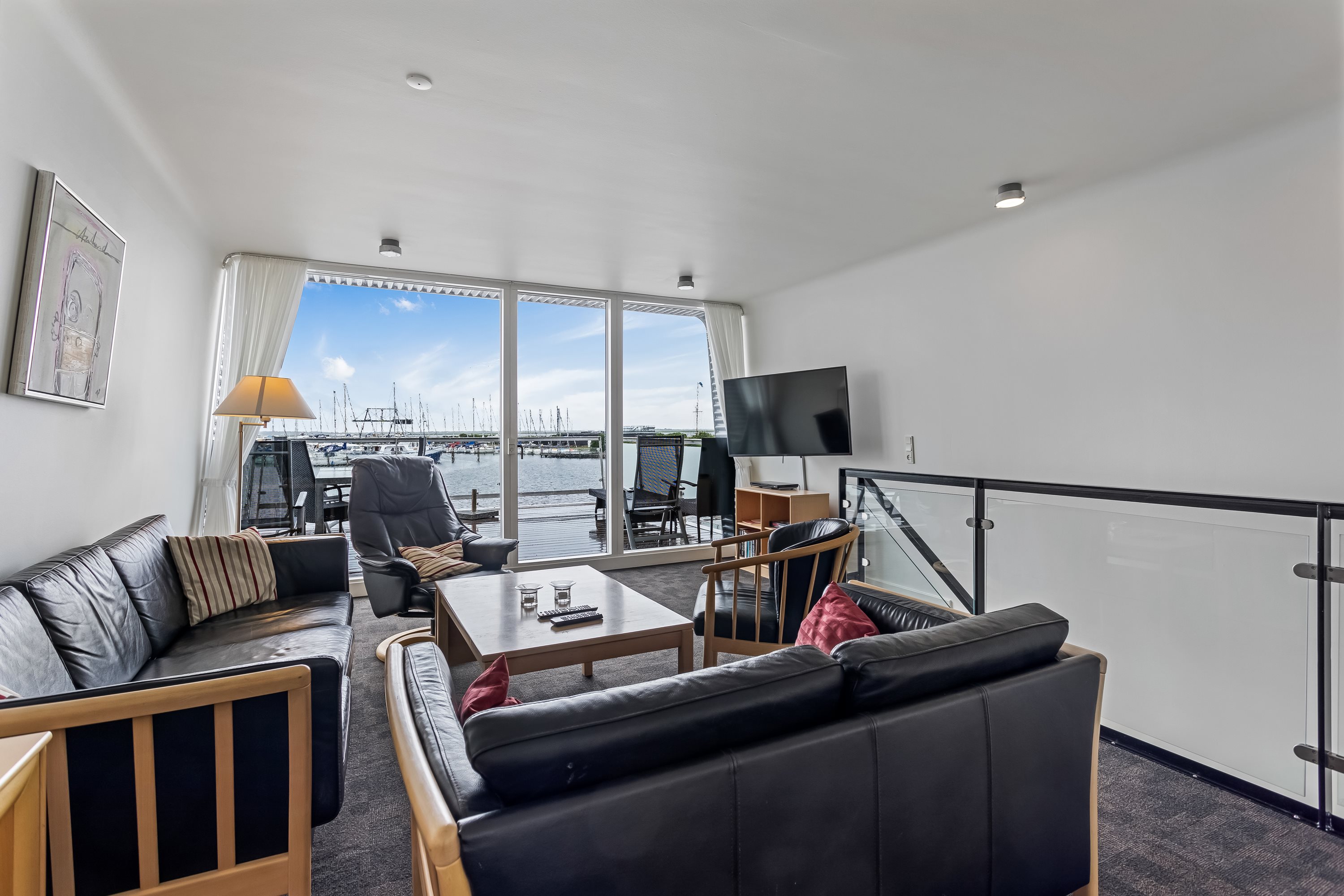 Fremhævet stue billede i fuldskærmstilstand. Billede af Molen 7, Bork Havn, 6893 Hemmet