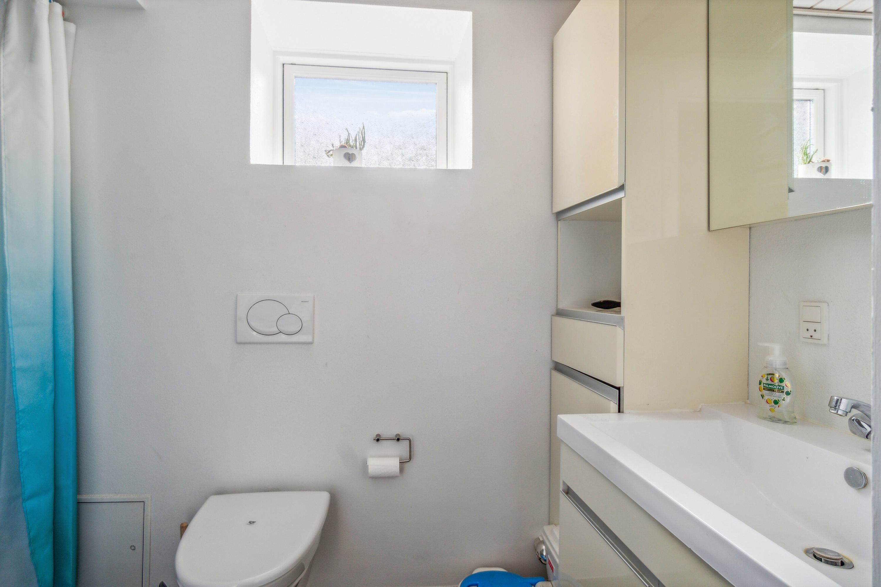 Fremhævet badeværelse billede i fuldskærmstilstand. Billede af Solsortevej 28, 7441 Bording