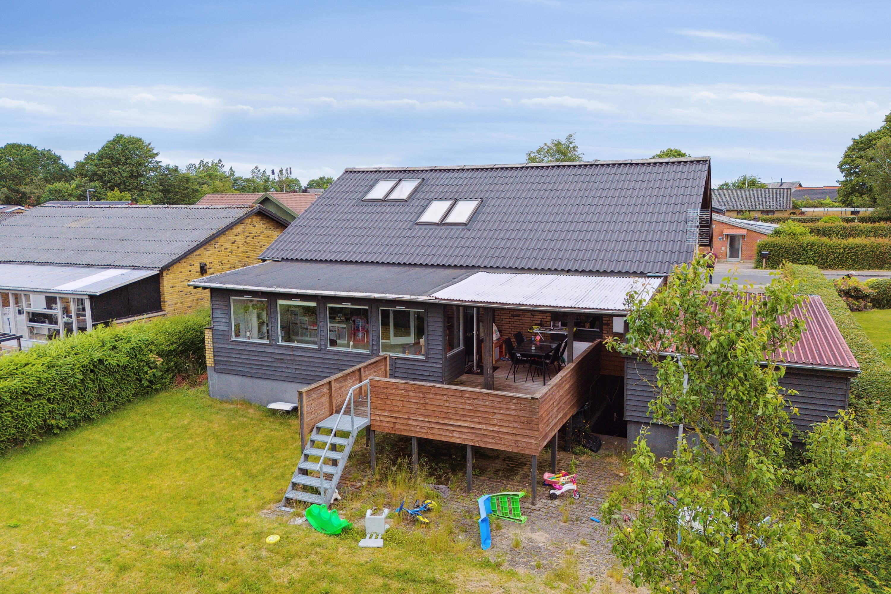 Fremhævet set fra vejen billede i fuldskærmstilstand. Billede af Solsortevej 28, 7441 Bording