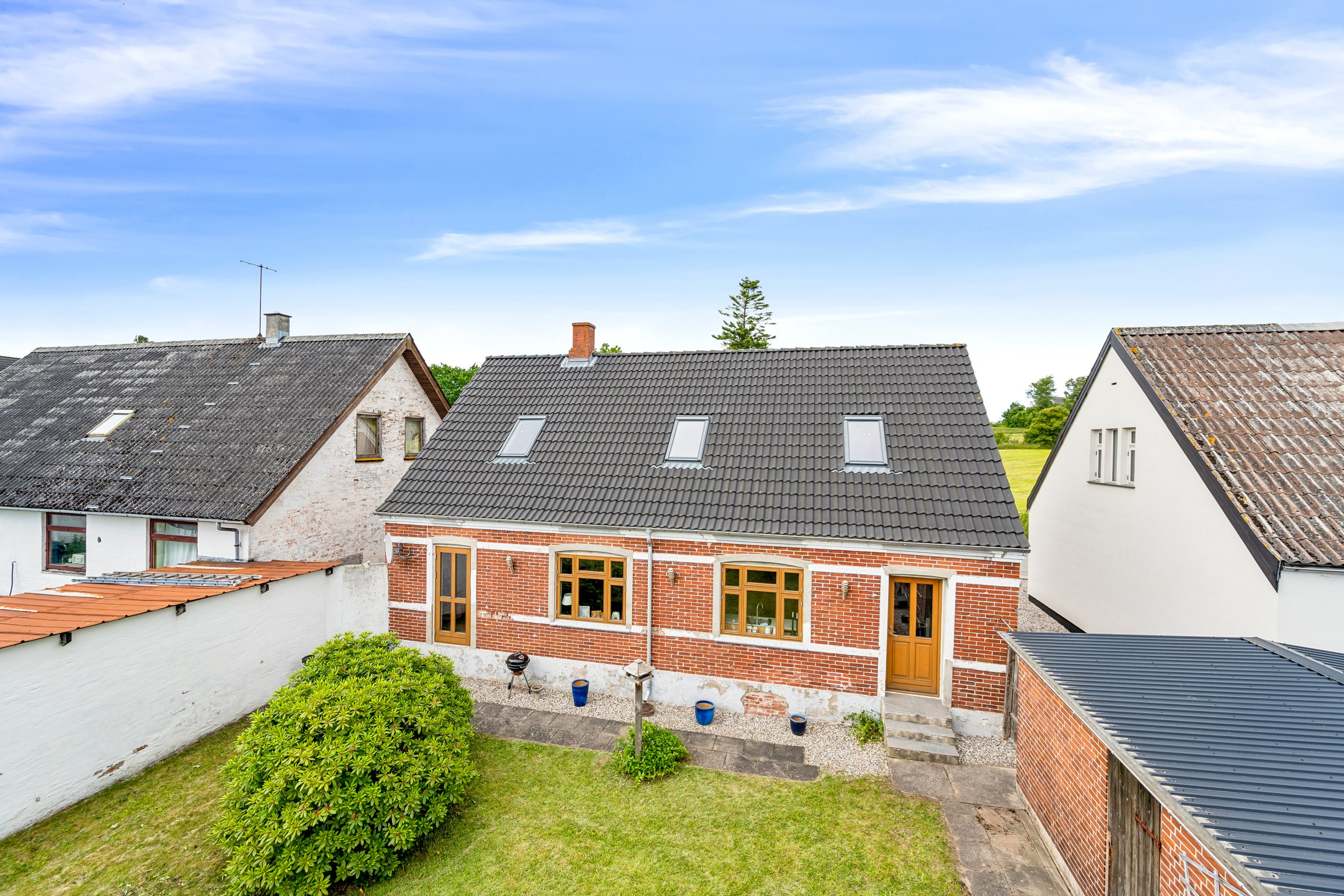 Miniaturebillede 1: ejendom 1. Billede af Ballevej 8, Tirstrup, 8400 Ebeltoft