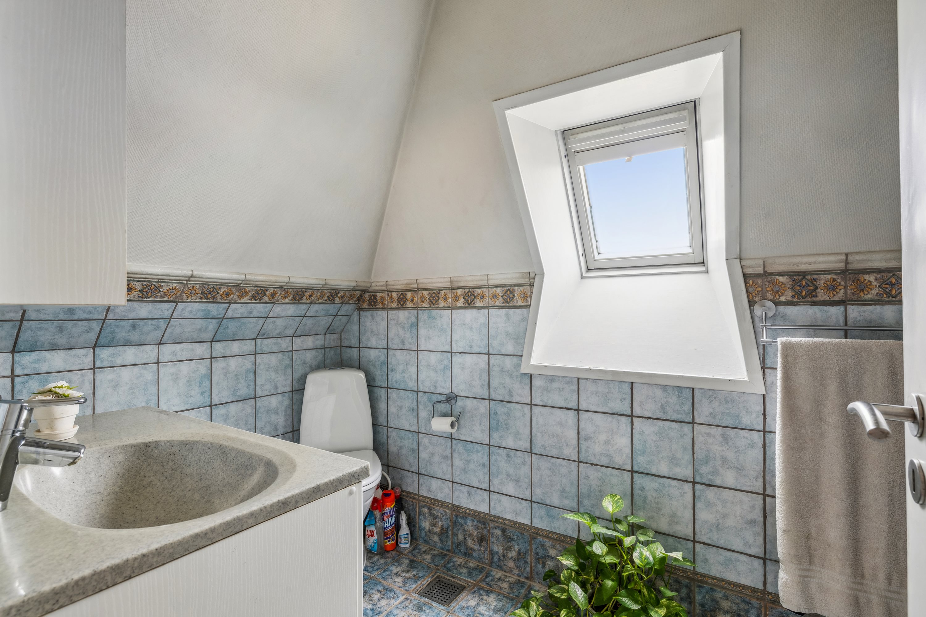 Fremhævet badeværelse billede i fuldskærmstilstand. Billede af Svendborgvej 134, 5600 Faaborg