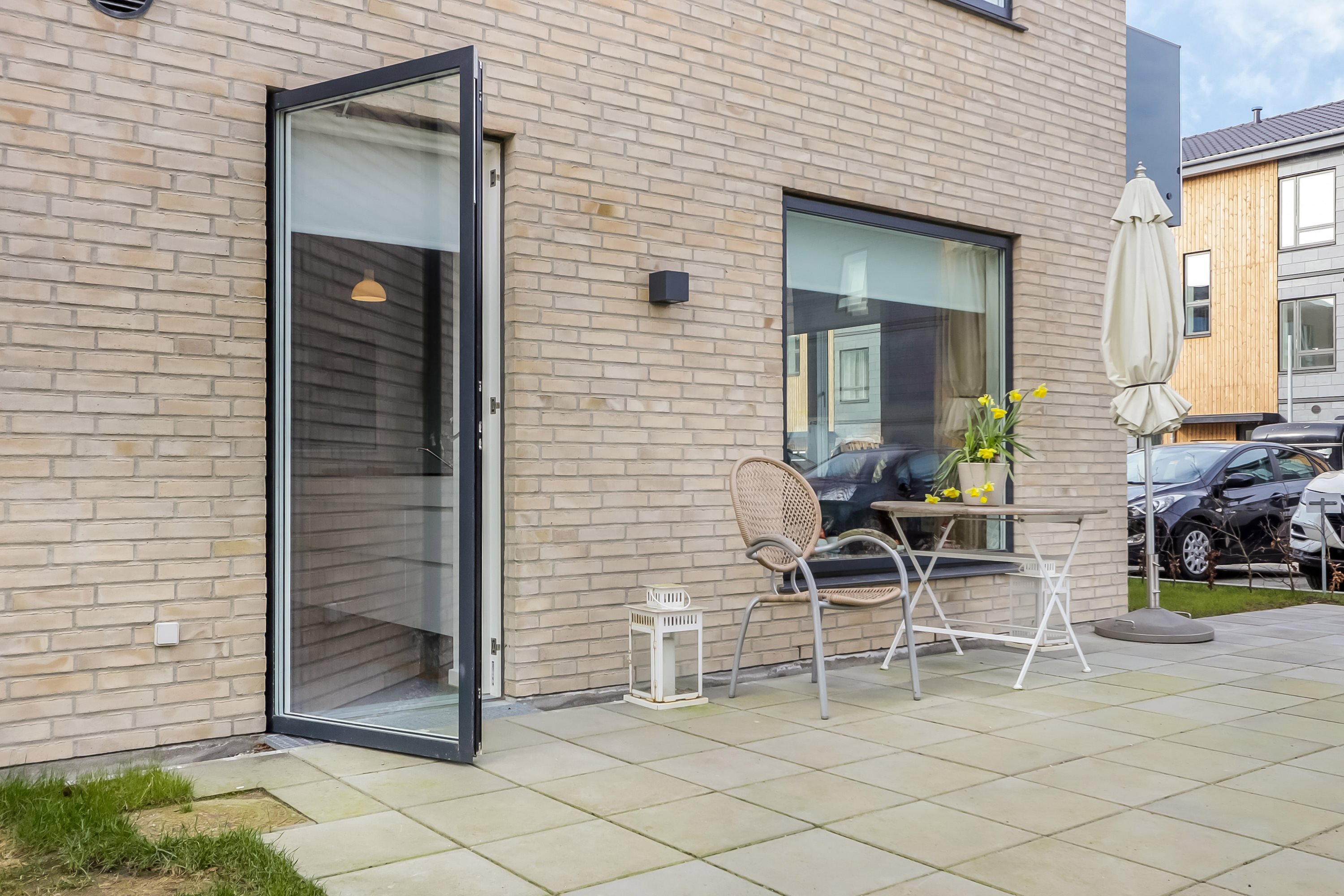 Fremhævet terrasse billede i fuldskærmstilstand. Billede af Guldrankevej 11, st.. 4., 5200 Odense V