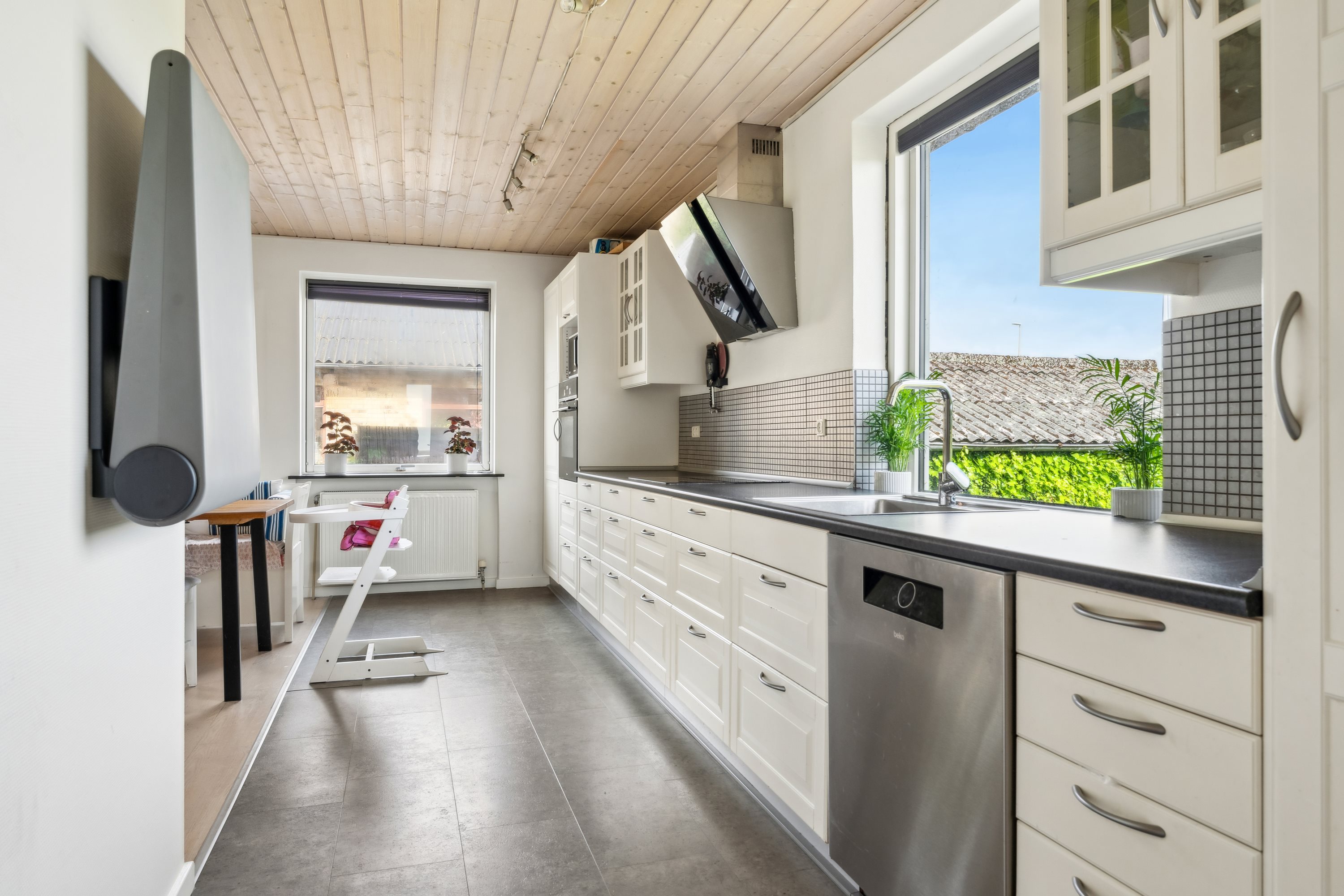 Fremhævet køkken billede i fuldskærmstilstand. Billede af Teglværksvej 30, 8860 Ulstrup