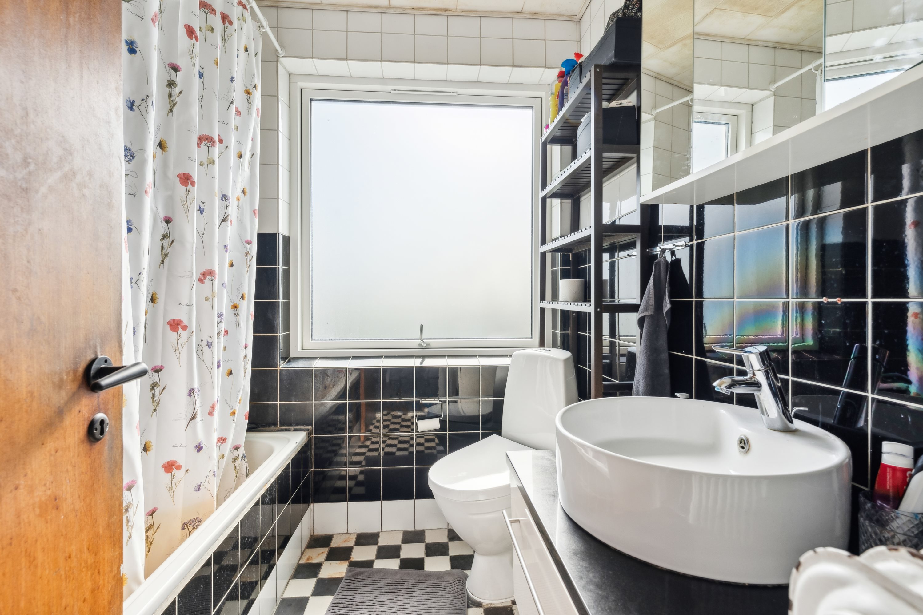 Fremhævet badeværelse billede i fuldskærmstilstand. Billede af Teglværksvej 30, 8860 Ulstrup