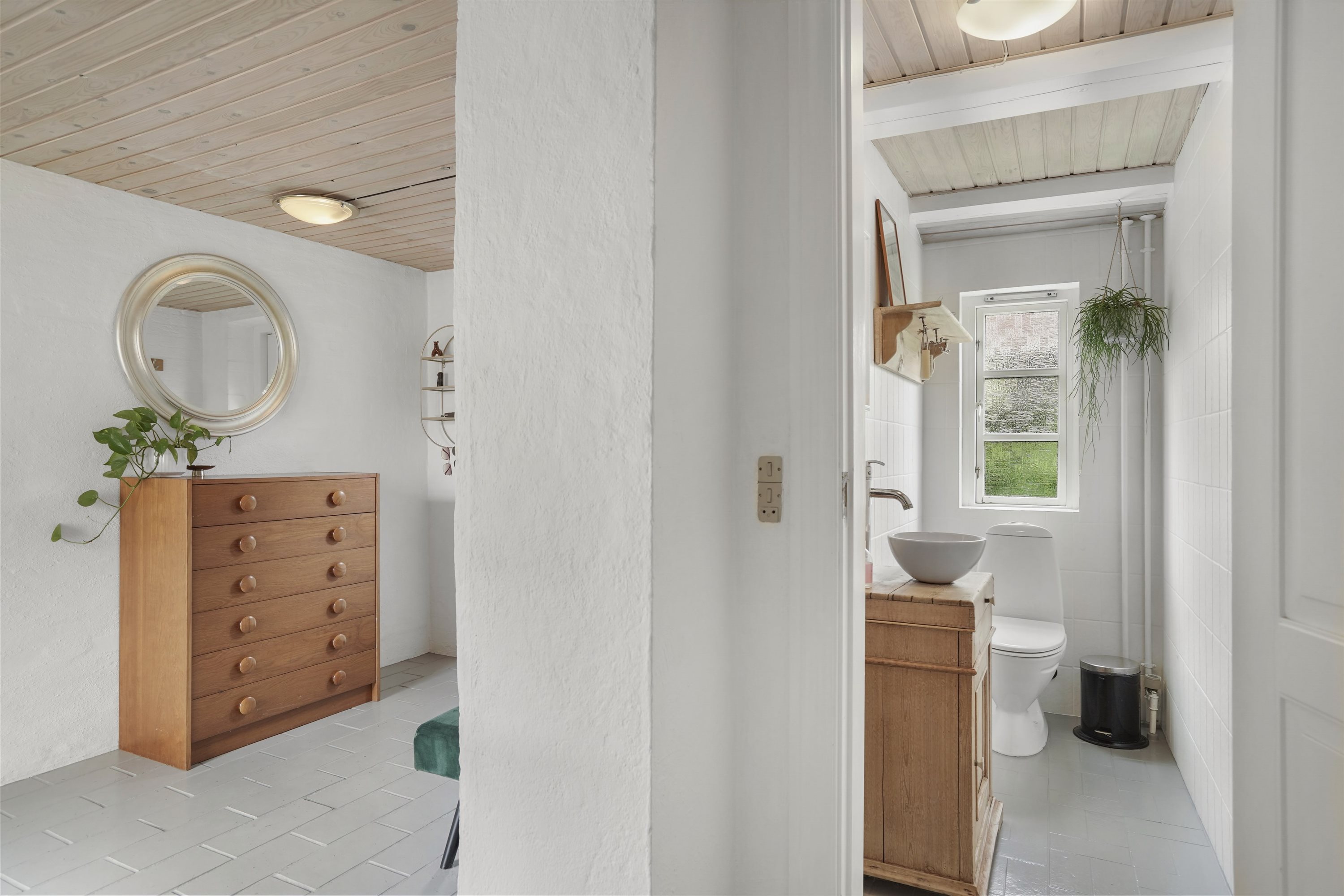 Fremhævet toilet billede i fuldskærmstilstand. Billede af Frydenstrandsvej 8, 9900 Frederikshavn