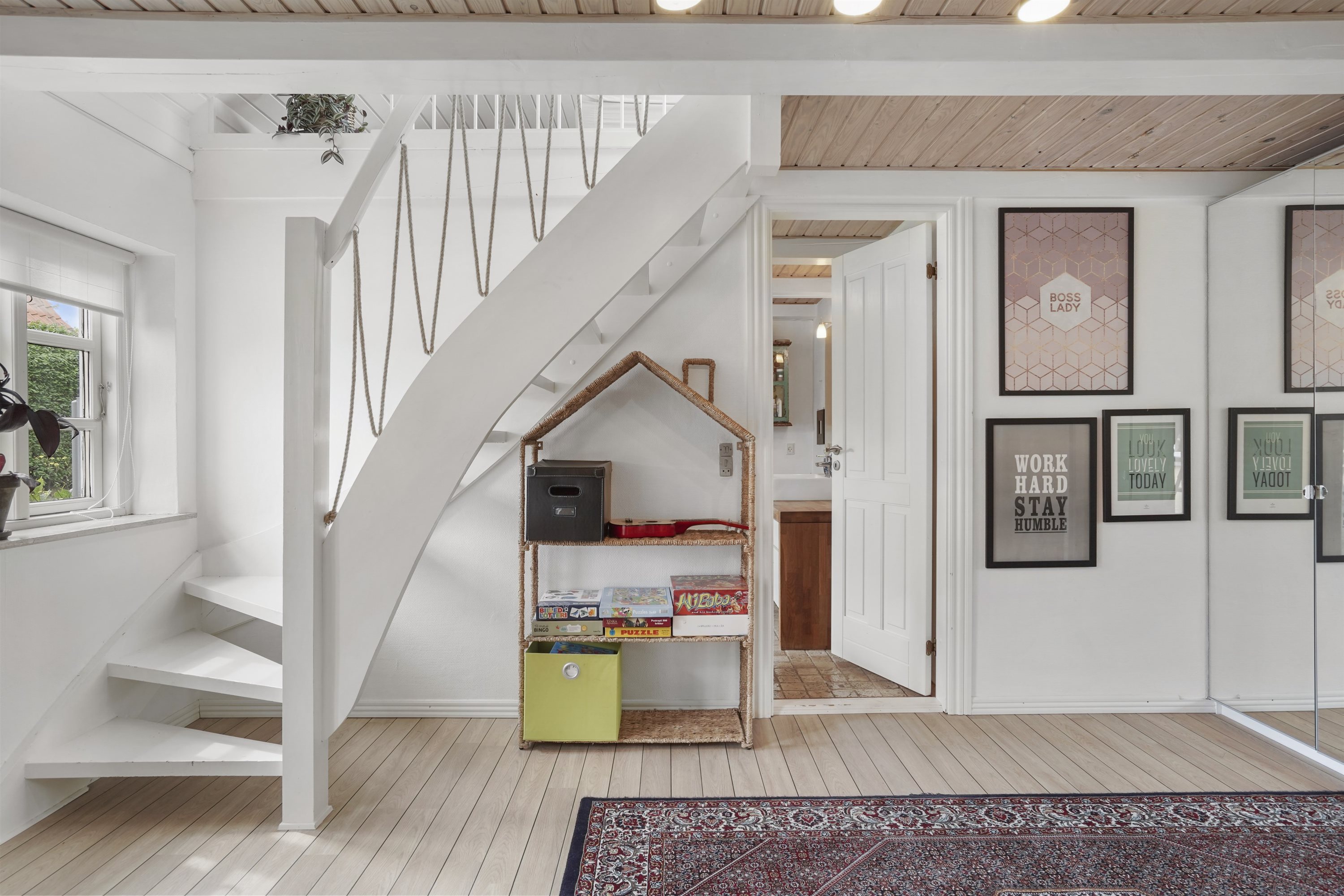 Fremhævet hall billede i fuldskærmstilstand. Billede af Frydenstrandsvej 8, 9900 Frederikshavn