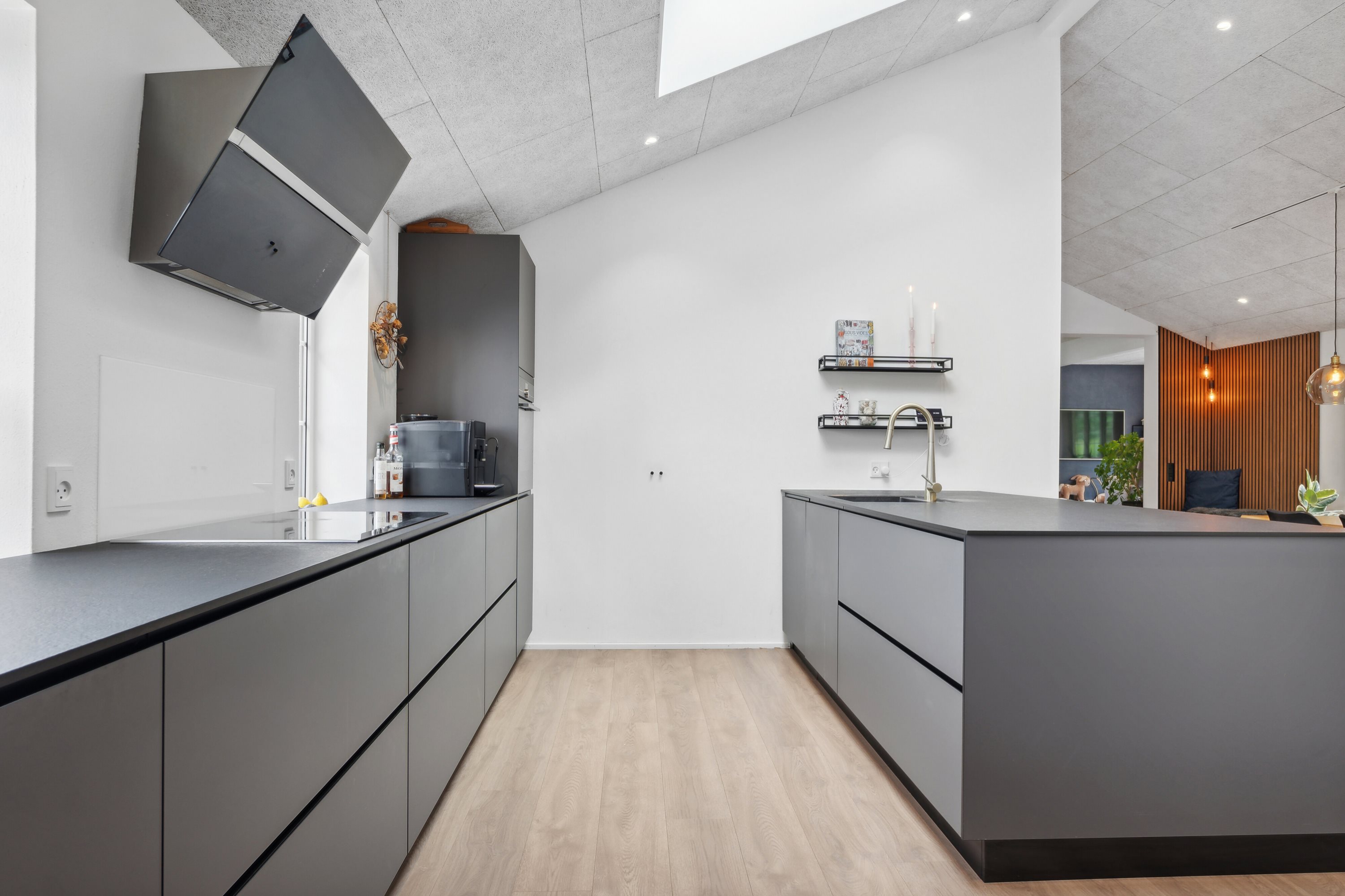 Fremhævet køkken billede i fuldskærmstilstand. Billede af Ved Diget 17, 7430 Ikast