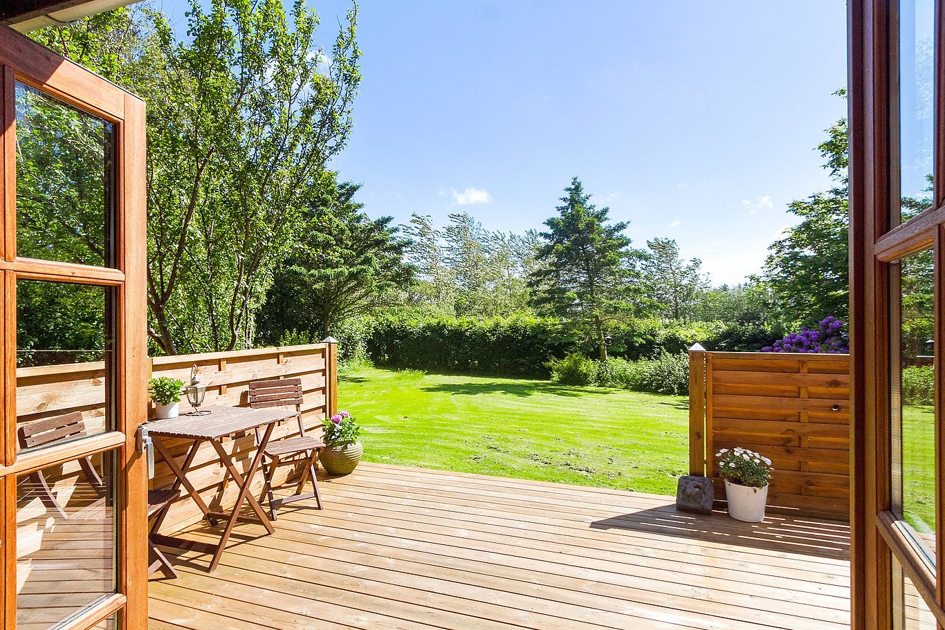 Fremhævet terrasse billede i fuldskærmstilstand. Billede af Gl Hirtshalsvej 2A, Vidstrup, 9800 Hjørring