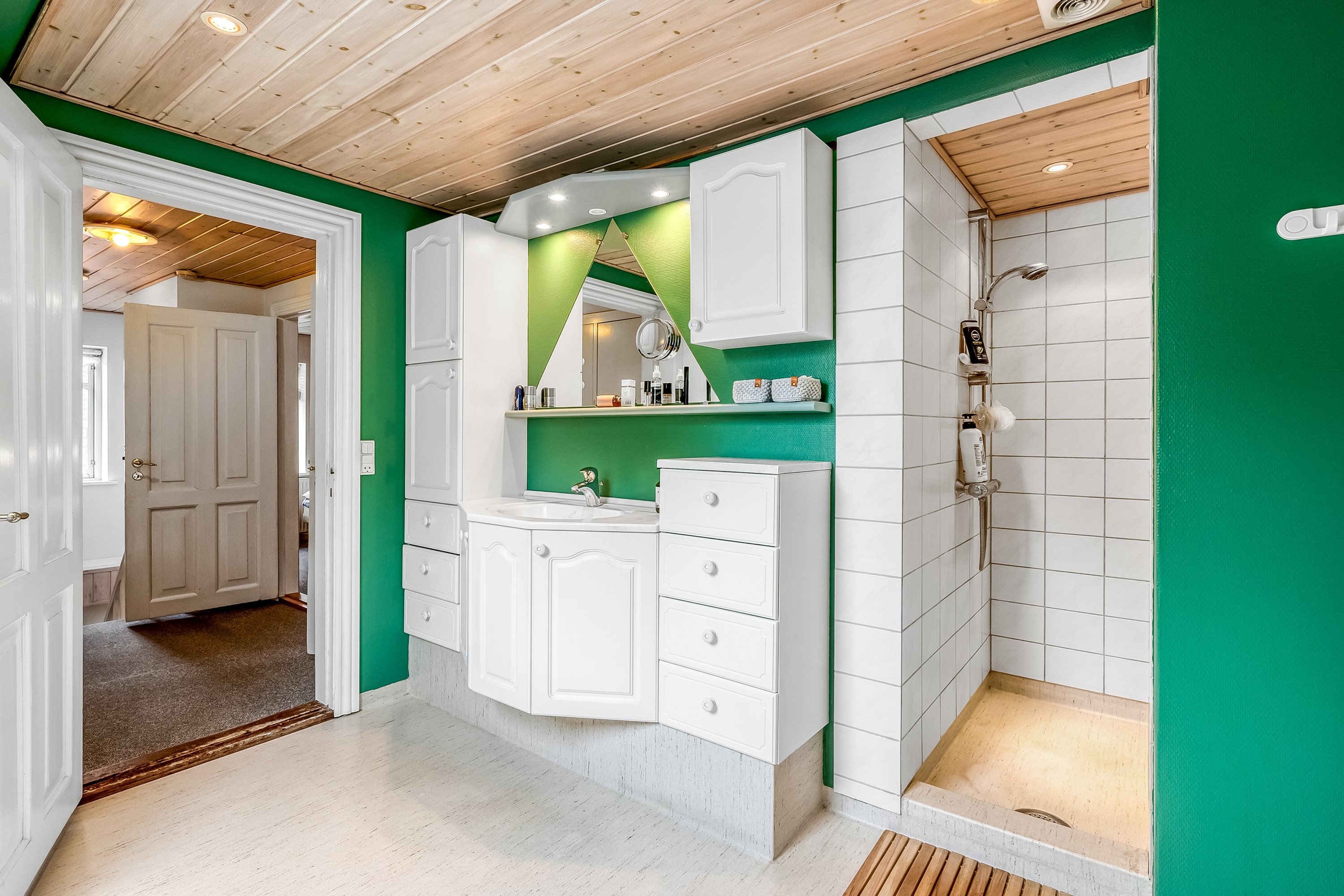 Fremhævet badeværelse billede i fuldskærmstilstand. Billede af Søvejen 23, Rækker Mølle , 6900 Skjern