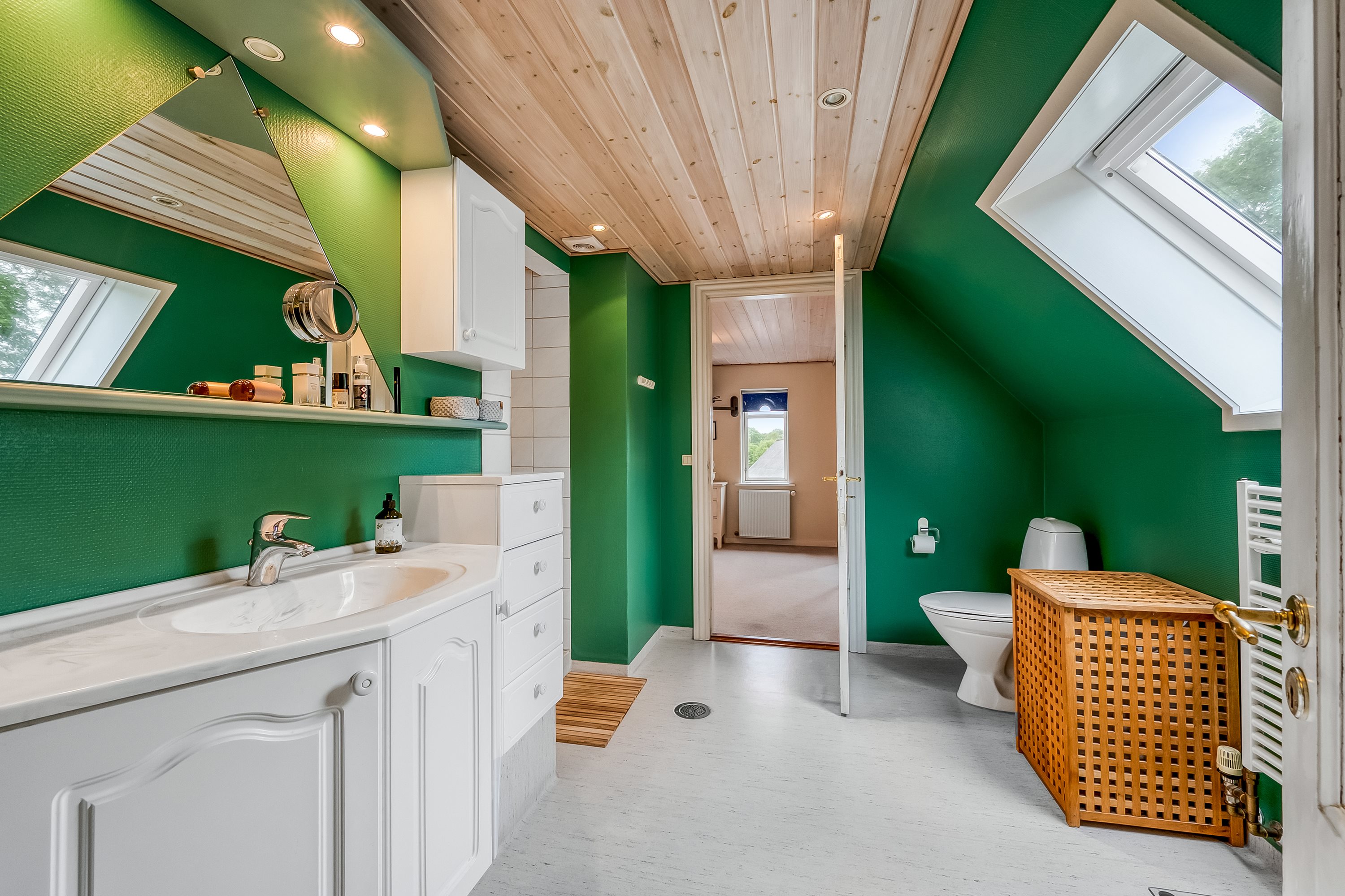 Fremhævet badeværelse billede i fuldskærmstilstand. Billede af Søvejen 23, Rækker Mølle , 6900 Skjern