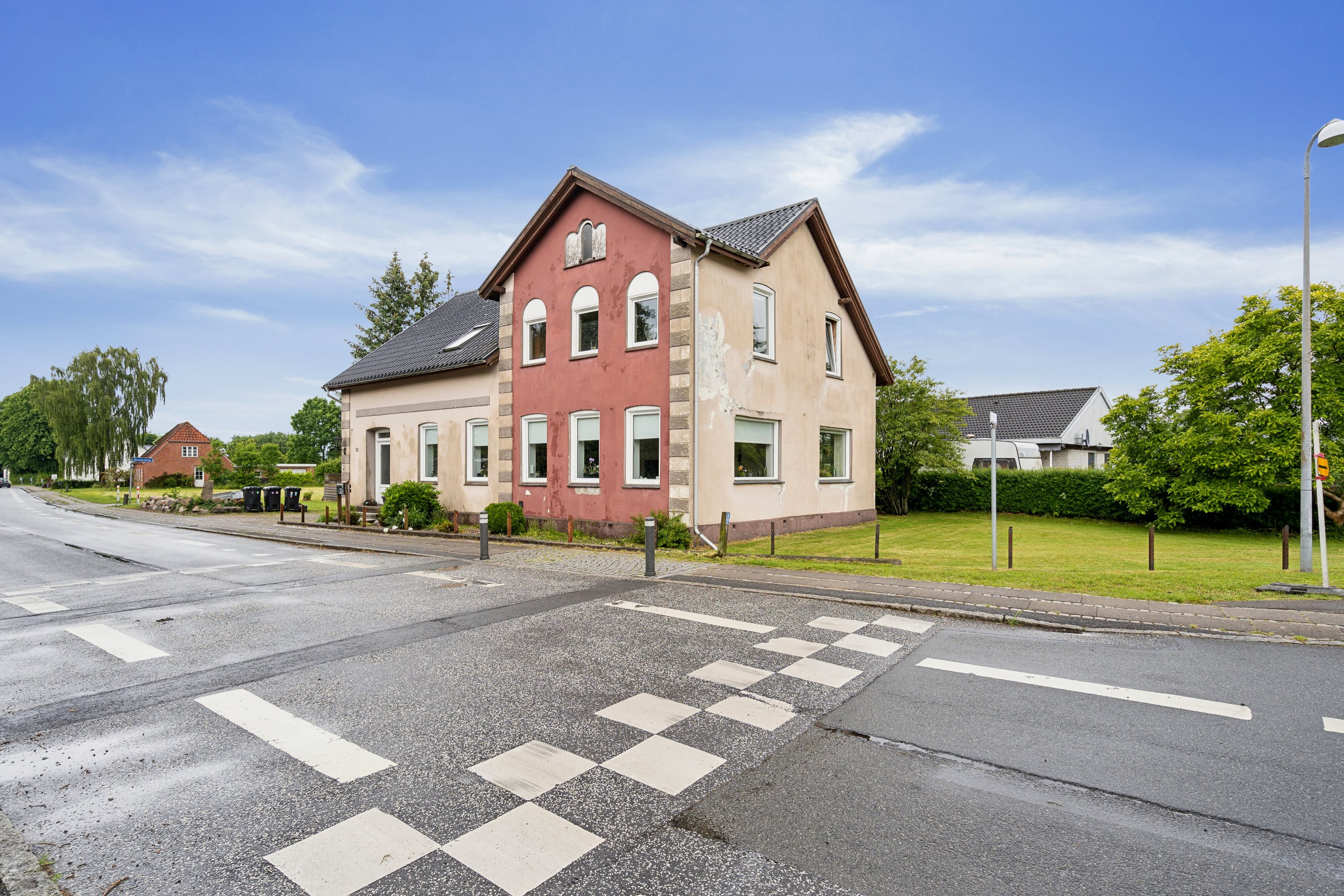 Miniaturebillede 1: set fra vejen. Billede af Hærvejen 30, Bov, 6330 Padborg