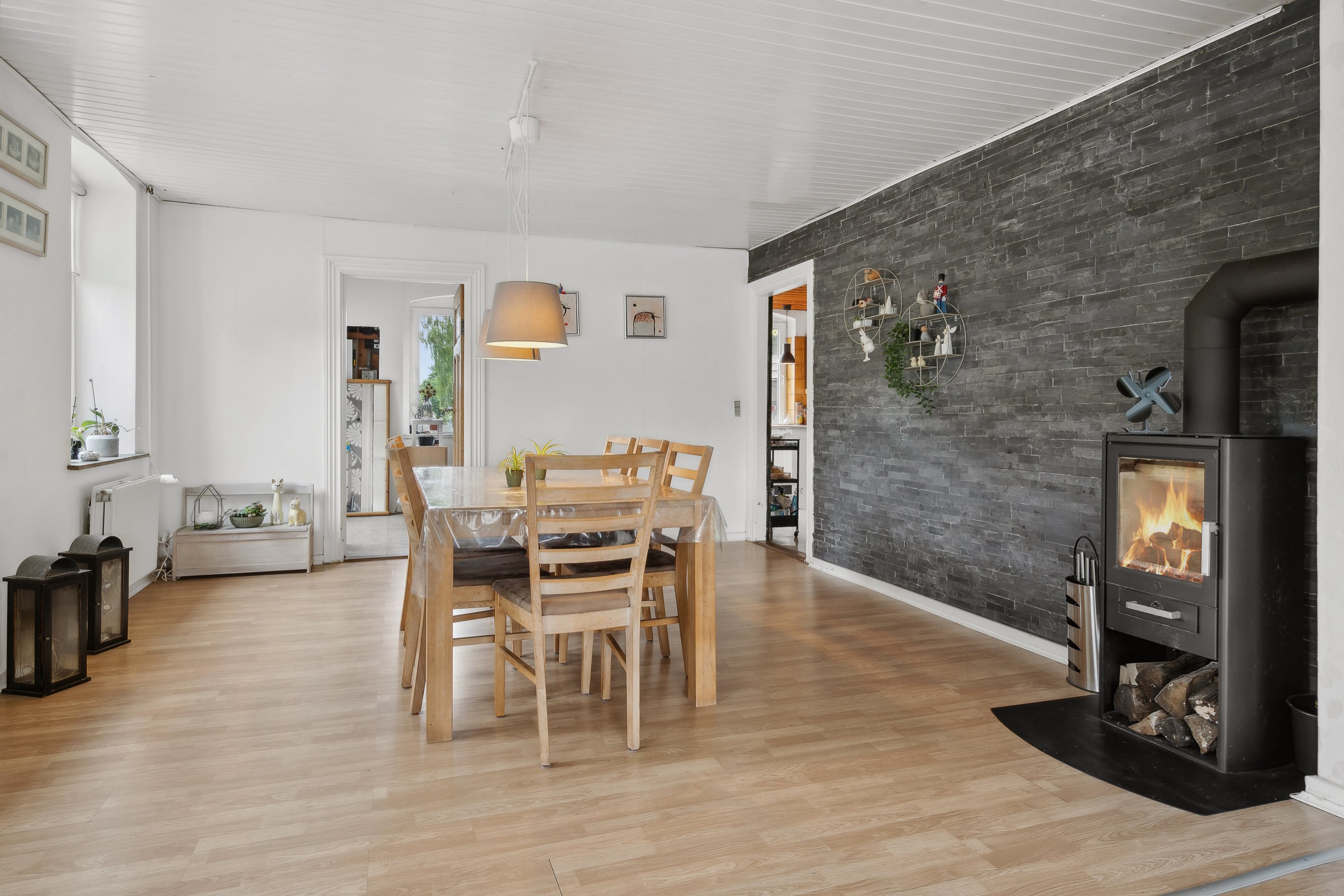 Fremhævet spisestue billede i fuldskærmstilstand. Billede af Hærvejen 30, Bov, 6330 Padborg