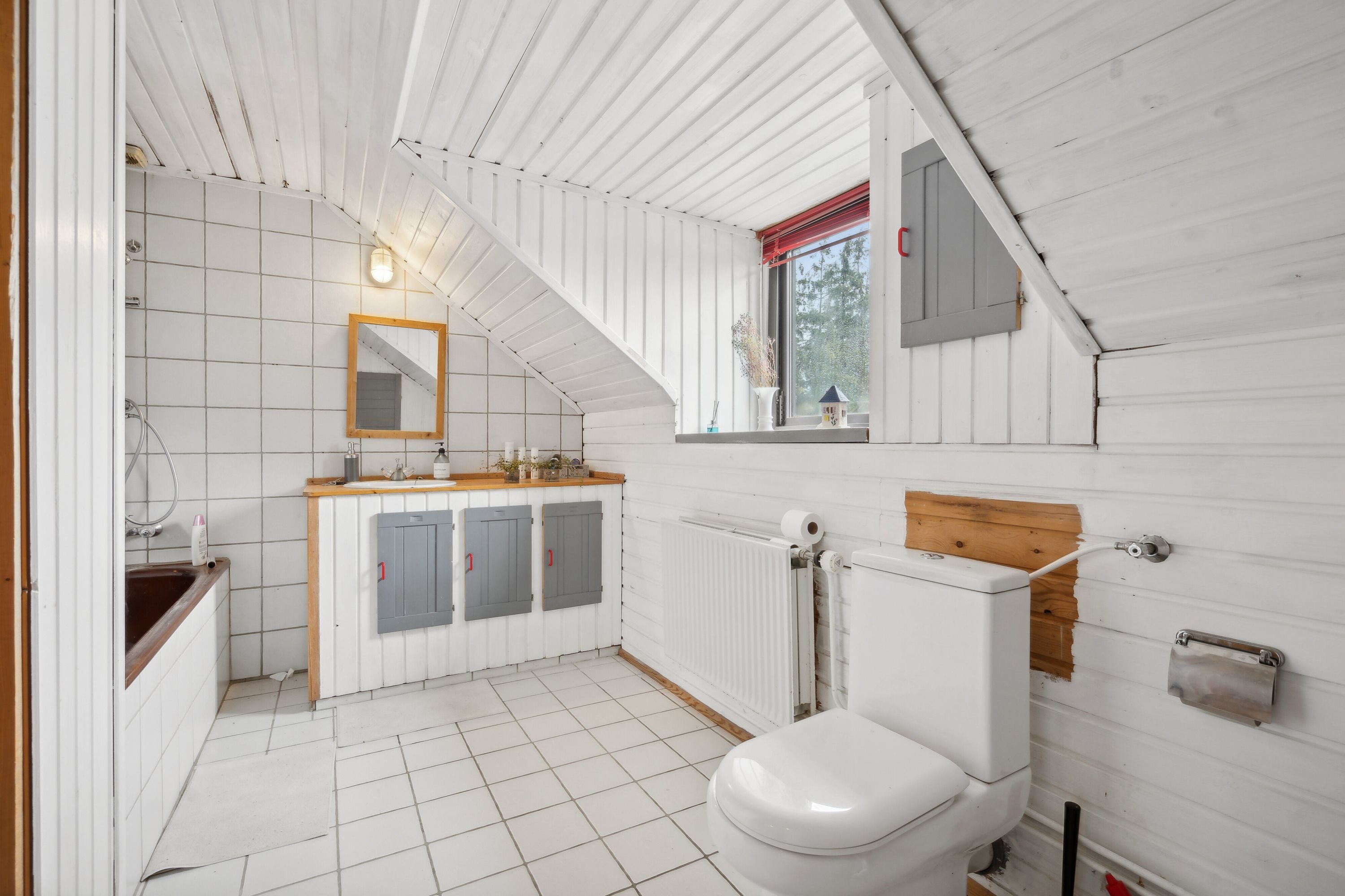 Fremhævet badeværelse billede i fuldskærmstilstand. Billede af Hærvejen 30, Bov, 6330 Padborg