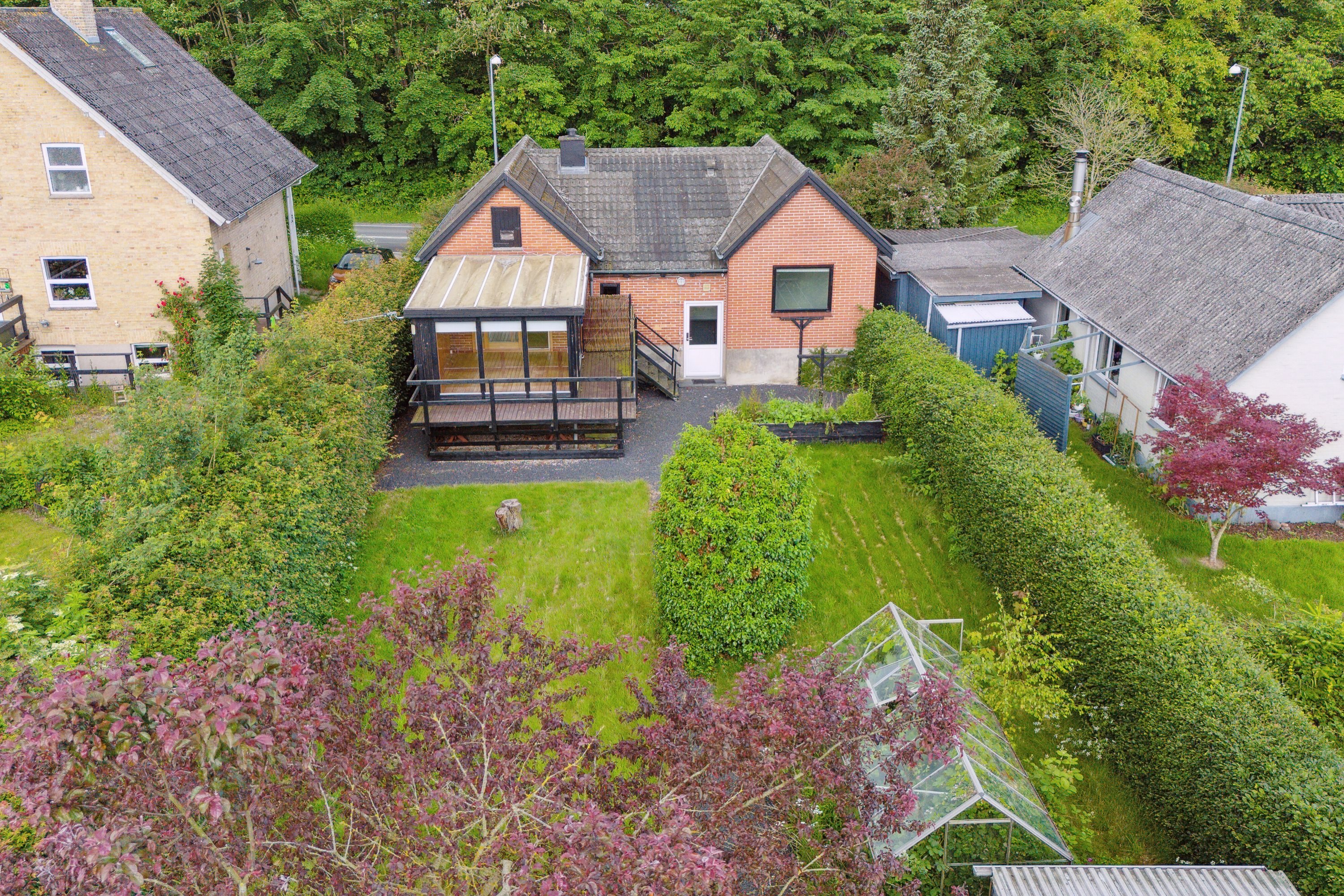 Fremhævet set fra haven billede i fuldskærmstilstand. Billede af Søndersøvej 251, 5462 Morud