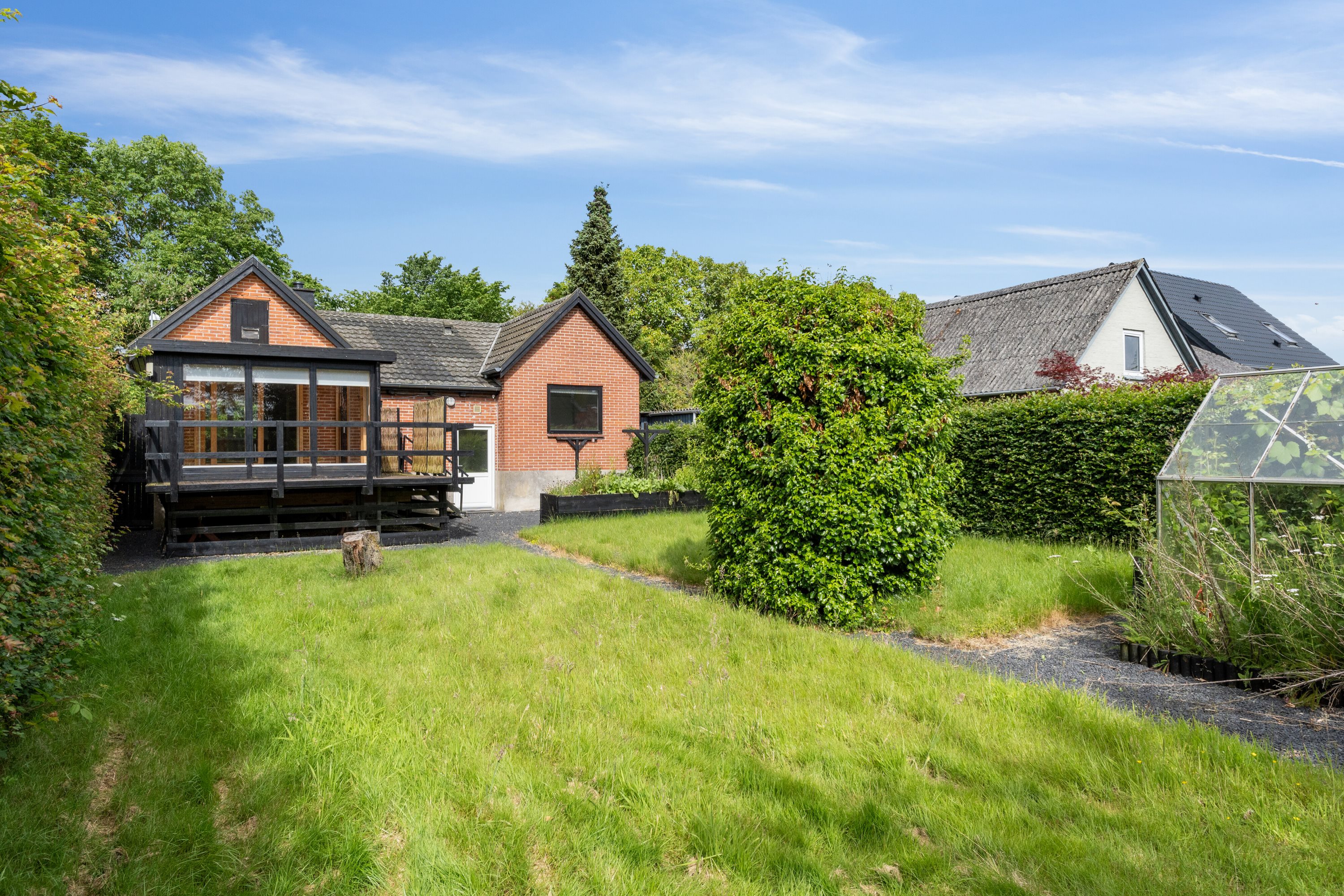 Fremhævet set fra haven billede i fuldskærmstilstand. Billede af Søndersøvej 251, 5462 Morud