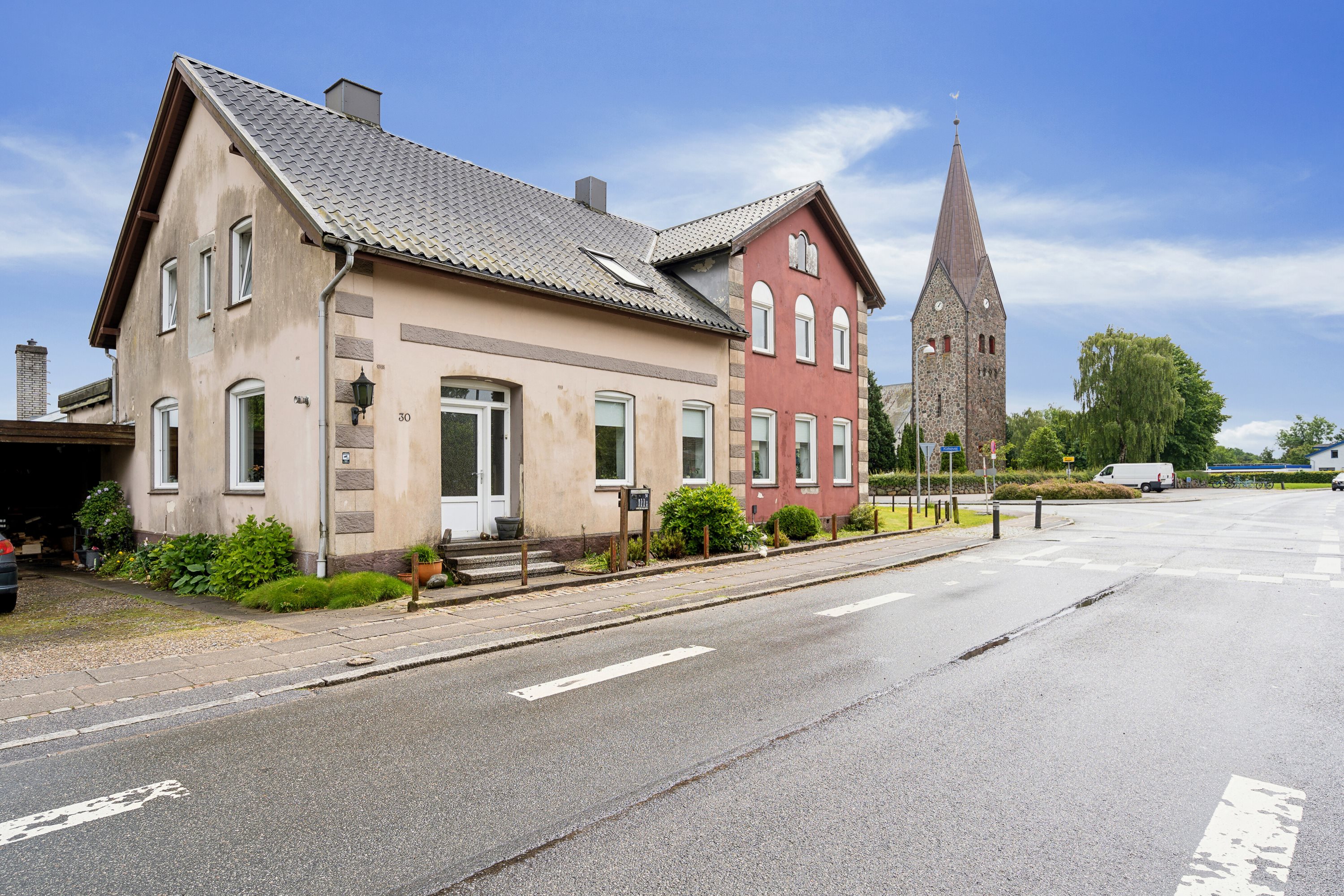 Fremhævet set fra vejen billede i fuldskærmstilstand. Billede af Hærvejen 30, Bov, 6330 Padborg