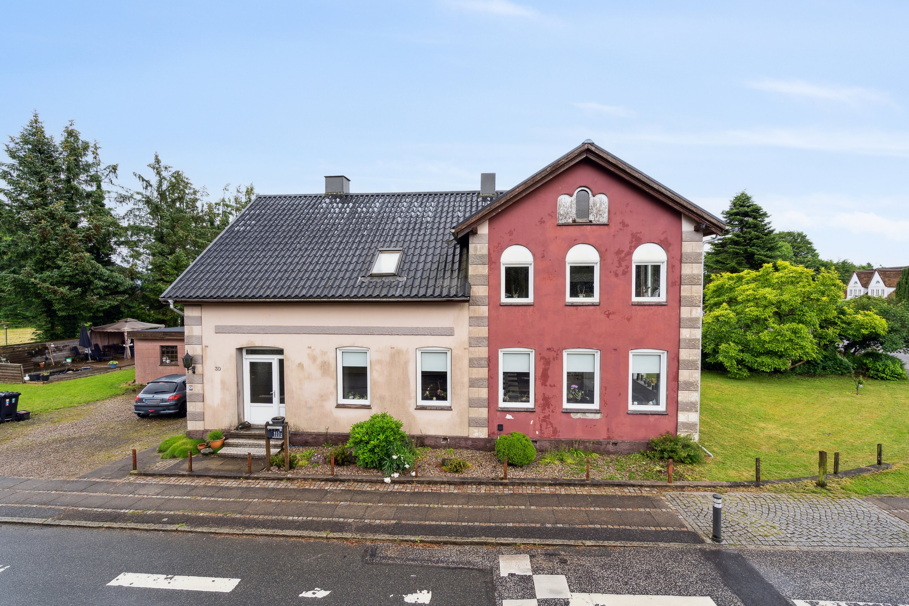 Fremhævet set fra vejen billede i fuldskærmstilstand. Billede af Hærvejen 30, Bov, 6330 Padborg