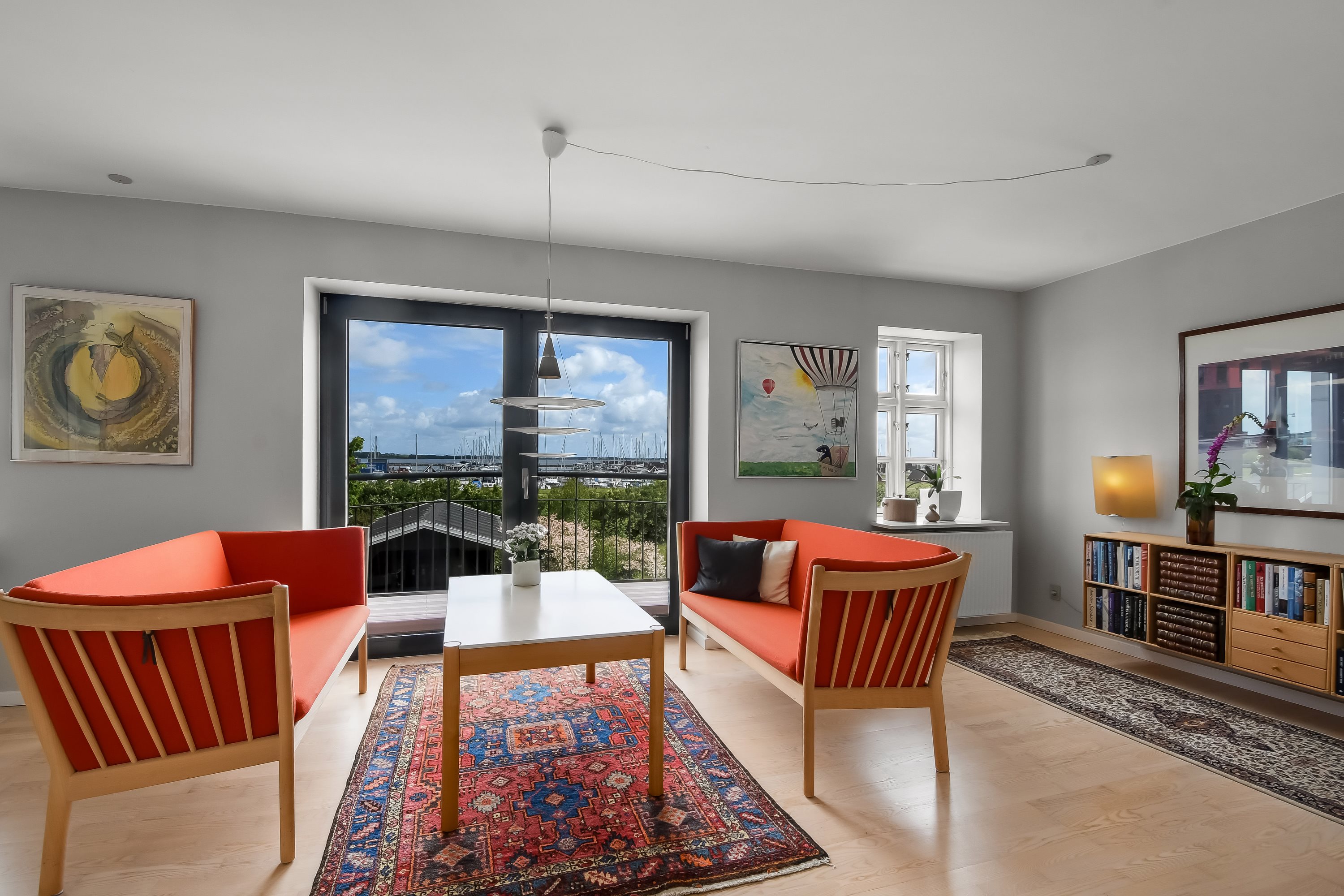 Fremhævet stue billede i fuldskærmstilstand. Billede af Strandvejen 27, 7600 Struer