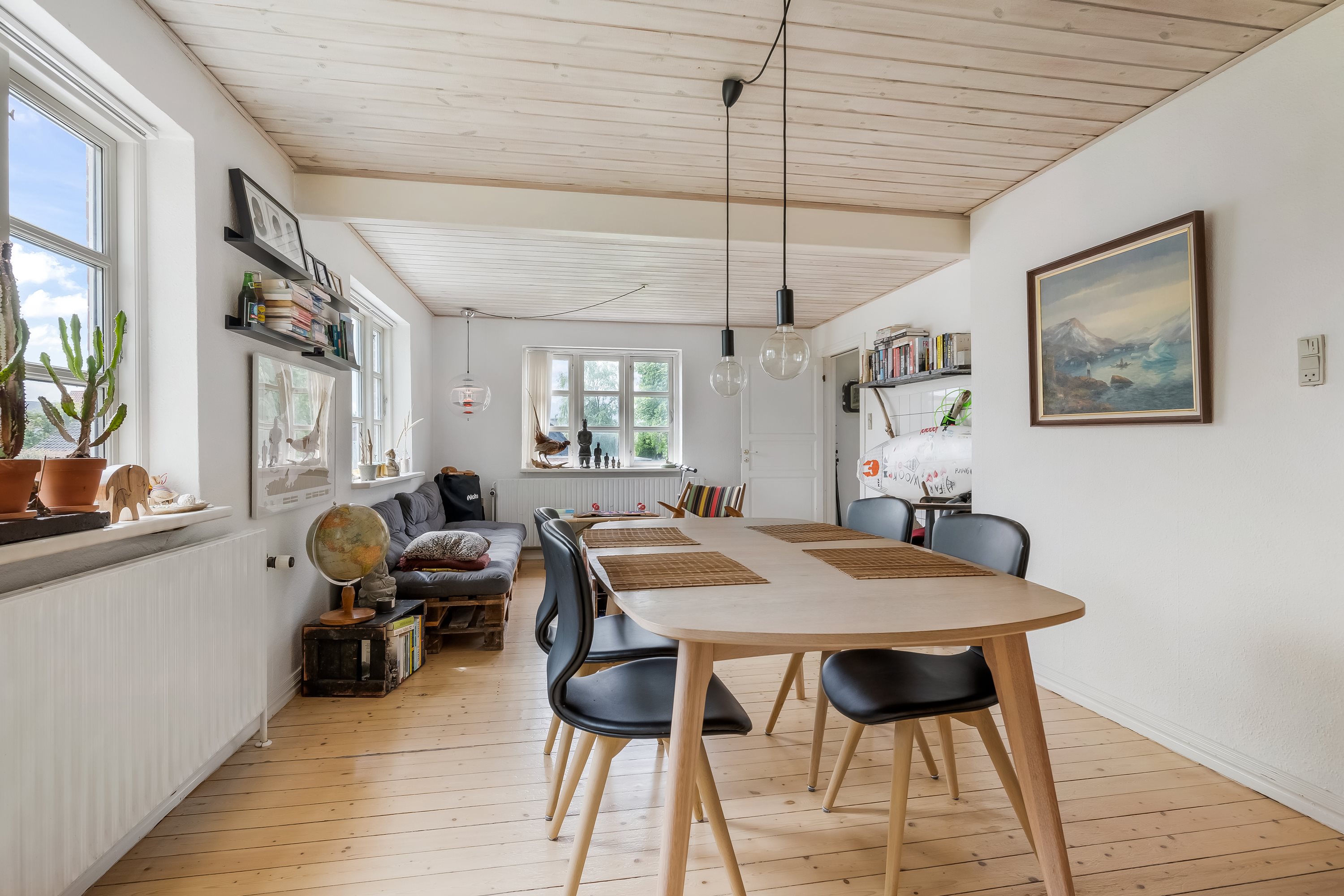 Fremhævet stue billede i fuldskærmstilstand. Billede af Kirkebakken 3, Borbjerg, 7500 Holstebro