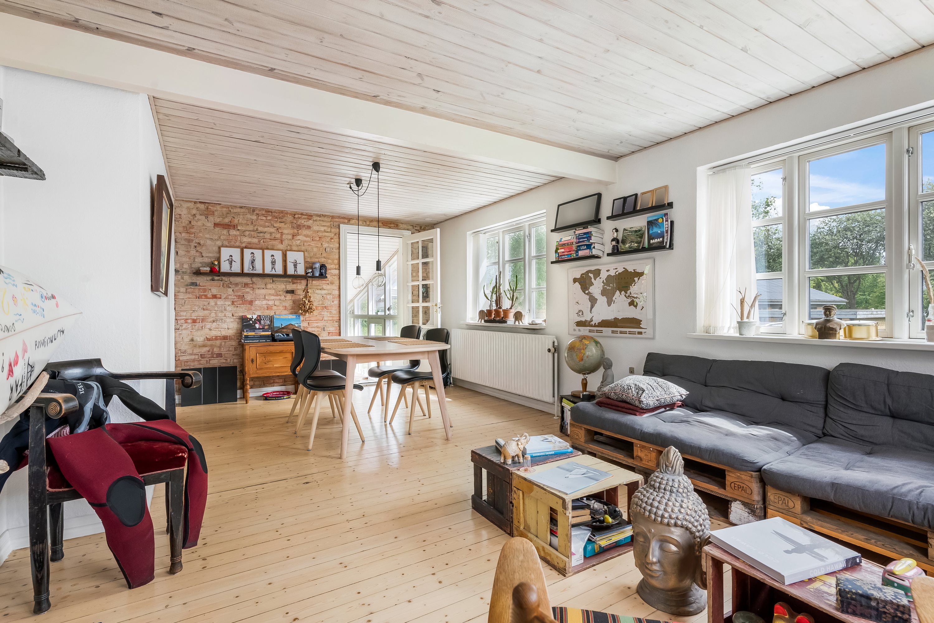 Fremhævet stue billede i fuldskærmstilstand. Billede af Kirkebakken 3, Borbjerg, 7500 Holstebro