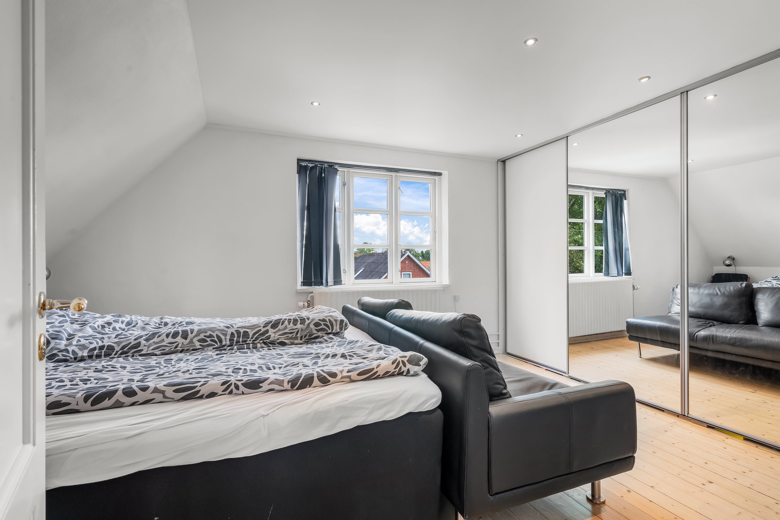Fremhævet soveværelse billede i fuldskærmstilstand. Billede af Kirkebakken 3, Borbjerg, 7500 Holstebro