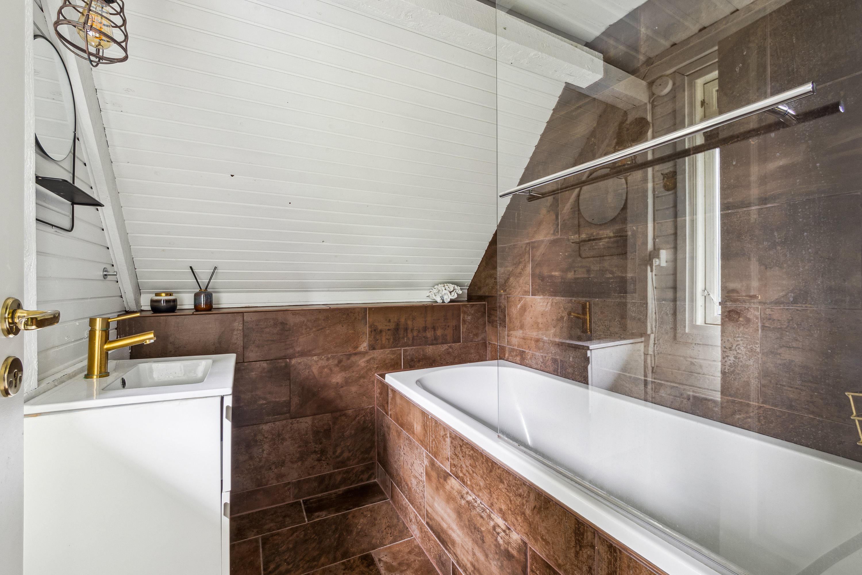 Fremhævet badeværelse billede i fuldskærmstilstand. Billede af Tyttebærvej 14, Vile, 7870 Roslev