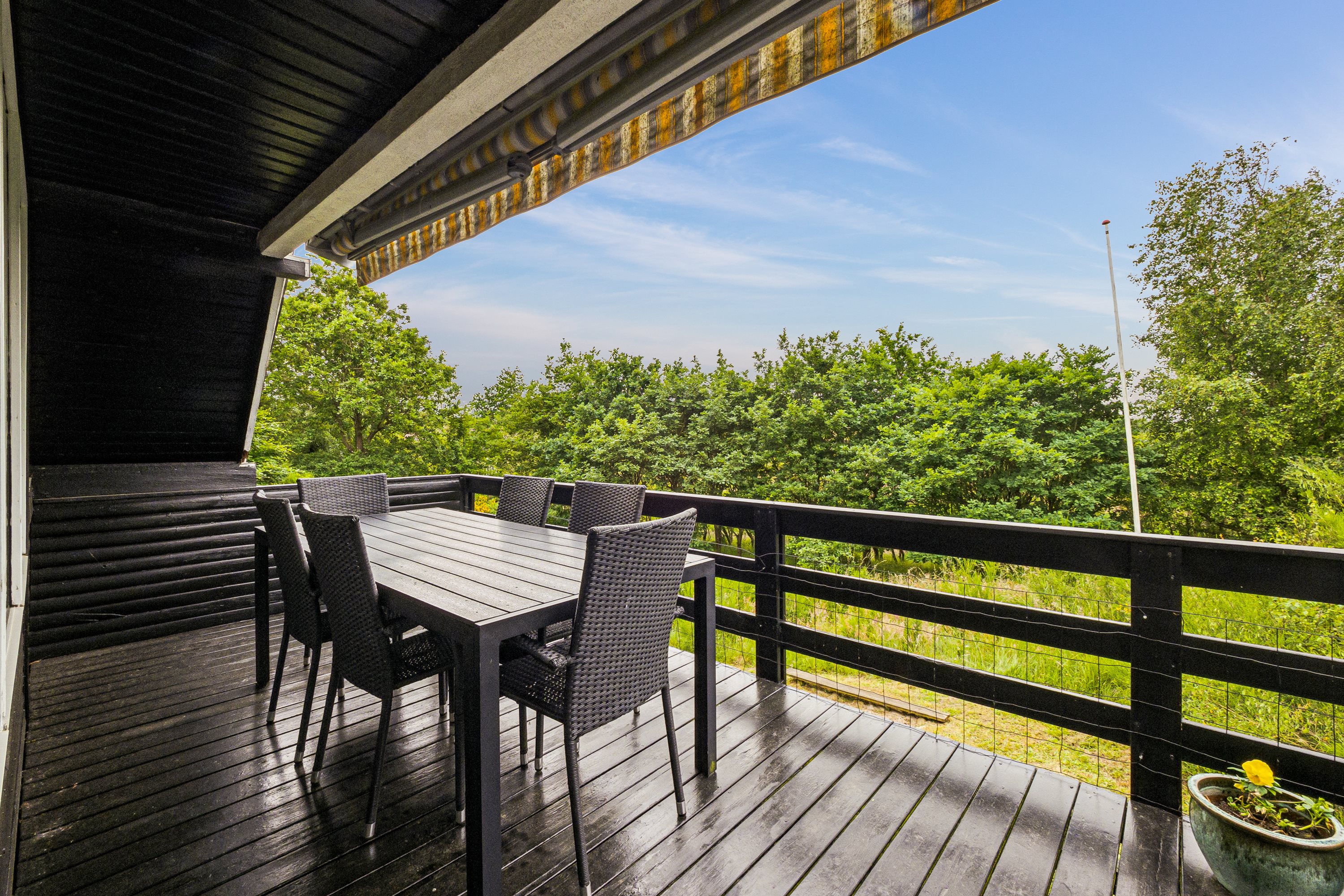 Fremhævet terrasse billede i fuldskærmstilstand. Billede af Tyttebærvej 14, Vile, 7870 Roslev