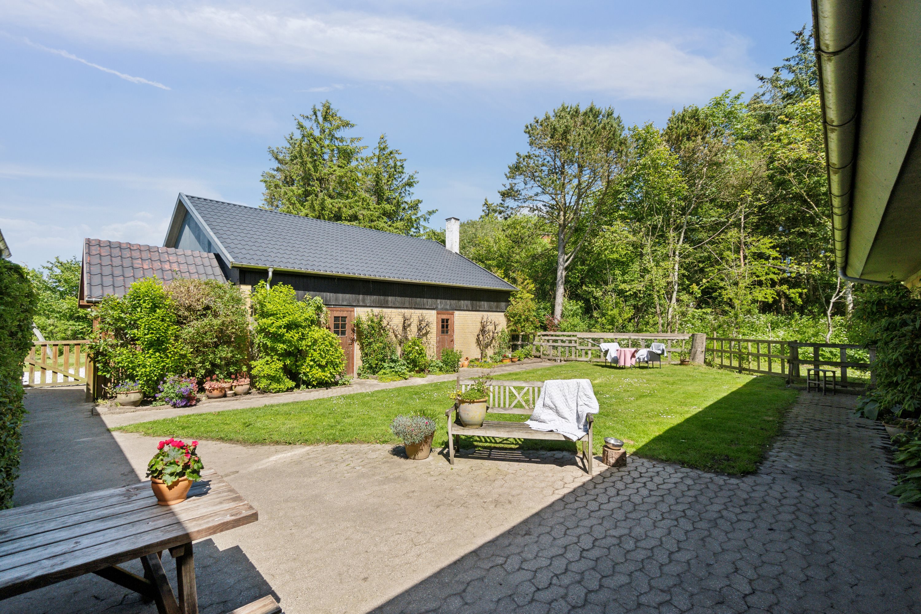 Fremhævet set fra vejen billede i fuldskærmstilstand. Billede af Snevrevej 4A, Højrup,Horne, 9850 Hirtshals