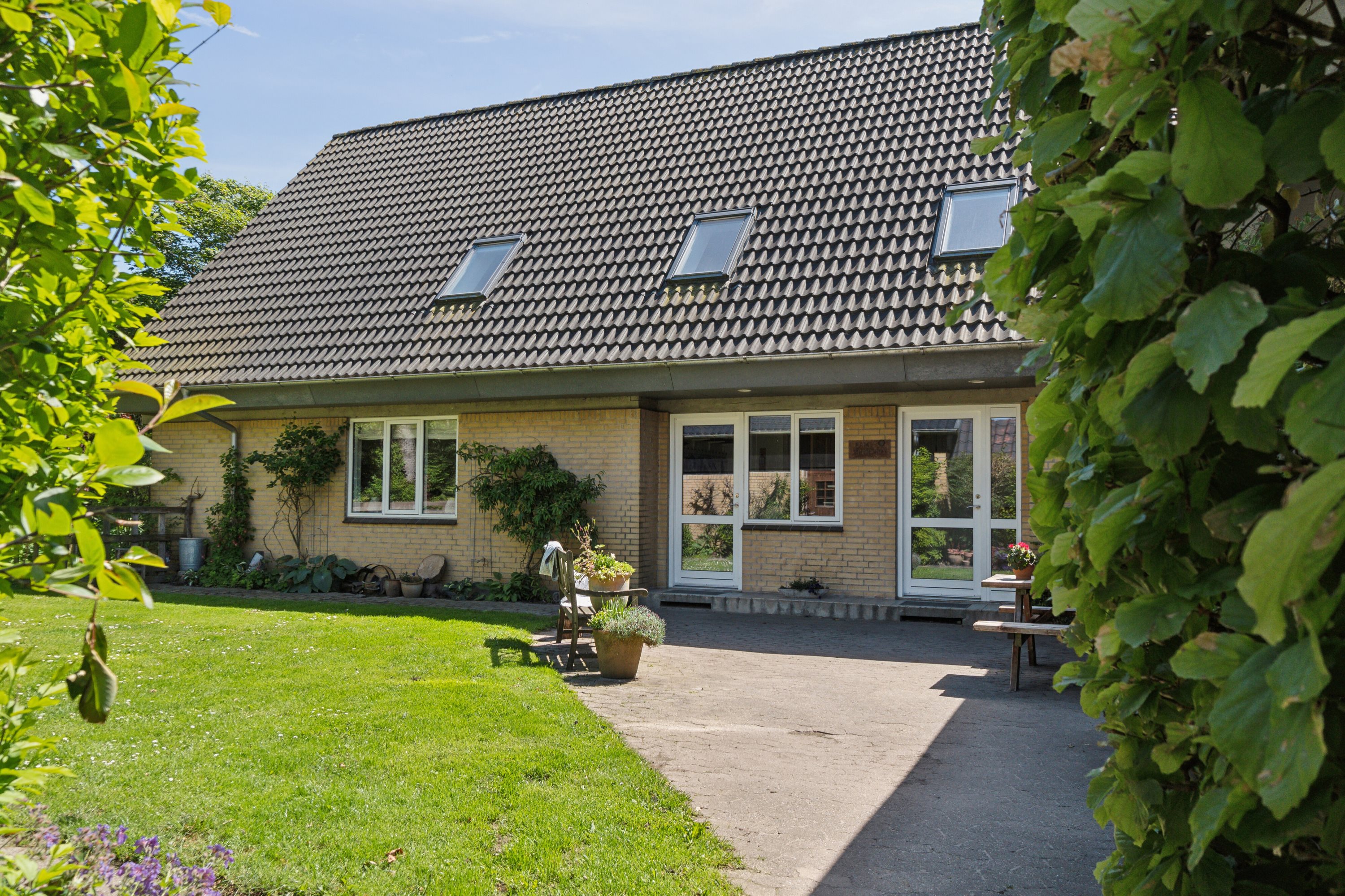 Fremhævet set fra haven billede i fuldskærmstilstand. Billede af Snevrevej 4A, Højrup,Horne, 9850 Hirtshals