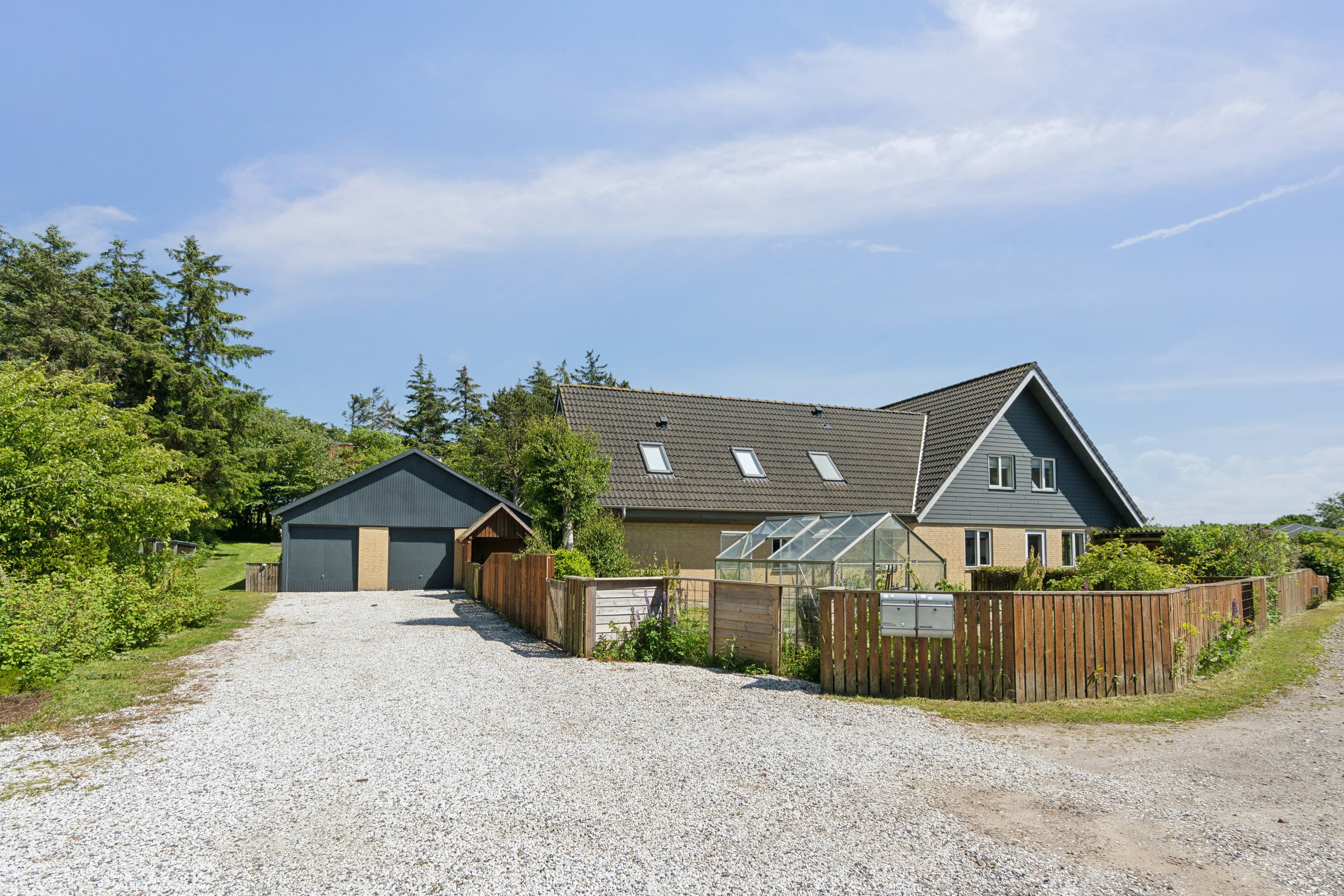 Fremhævet set fra vejen billede i fuldskærmstilstand. Billede af Snevrevej 4A, Højrup,Horne, 9850 Hirtshals