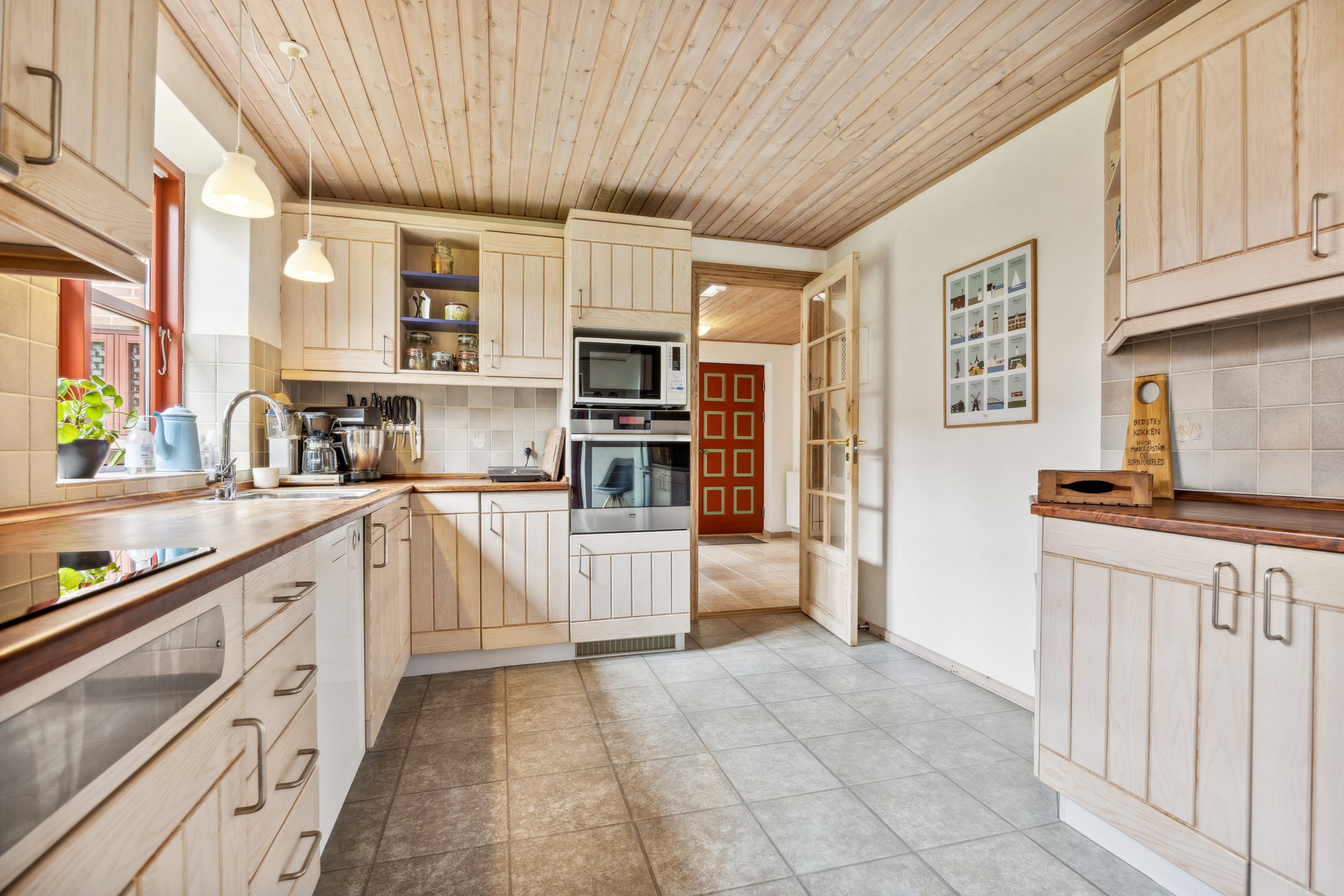 Fremhævet køkken billede i fuldskærmstilstand. Billede af Grønbjerg 16, Hunstrup, 7700 Thisted