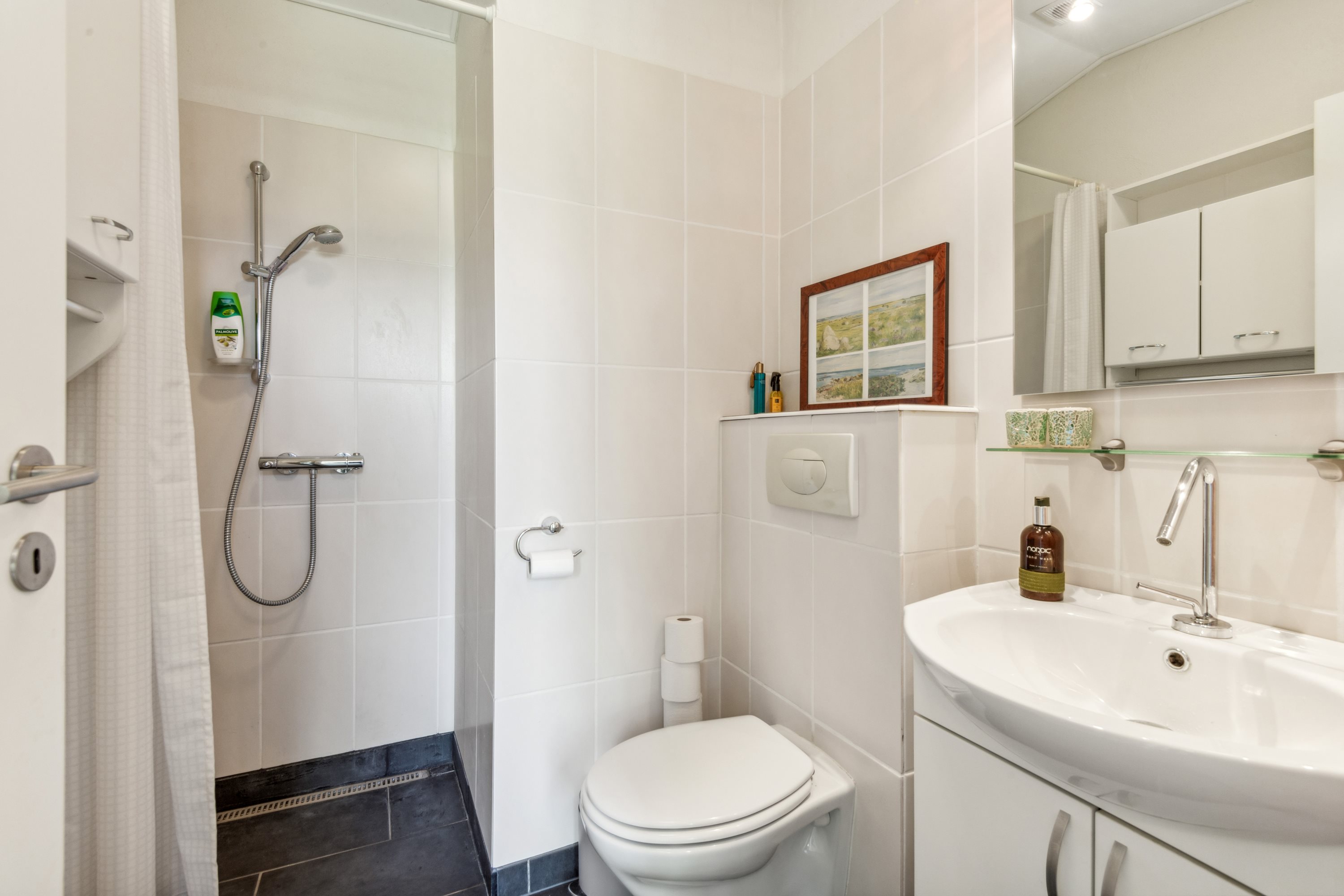 Fremhævet badeværelse billede i fuldskærmstilstand. Billede af Svalegårdsvej 74, Hasseris, 9000 Aalborg