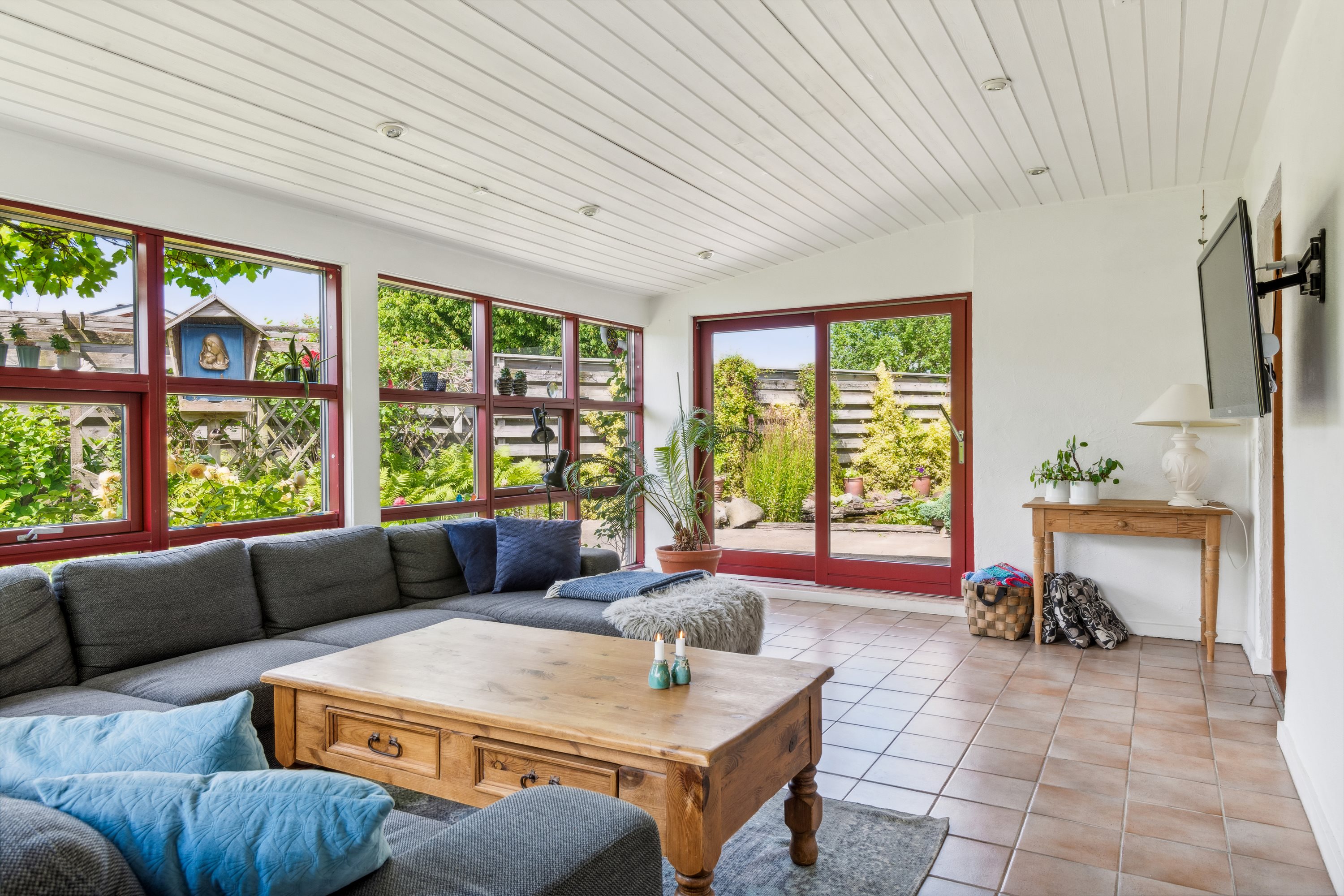 Fremhævet stue billede i fuldskærmstilstand. Billede af Svalegårdsvej 74, Hasseris, 9000 Aalborg