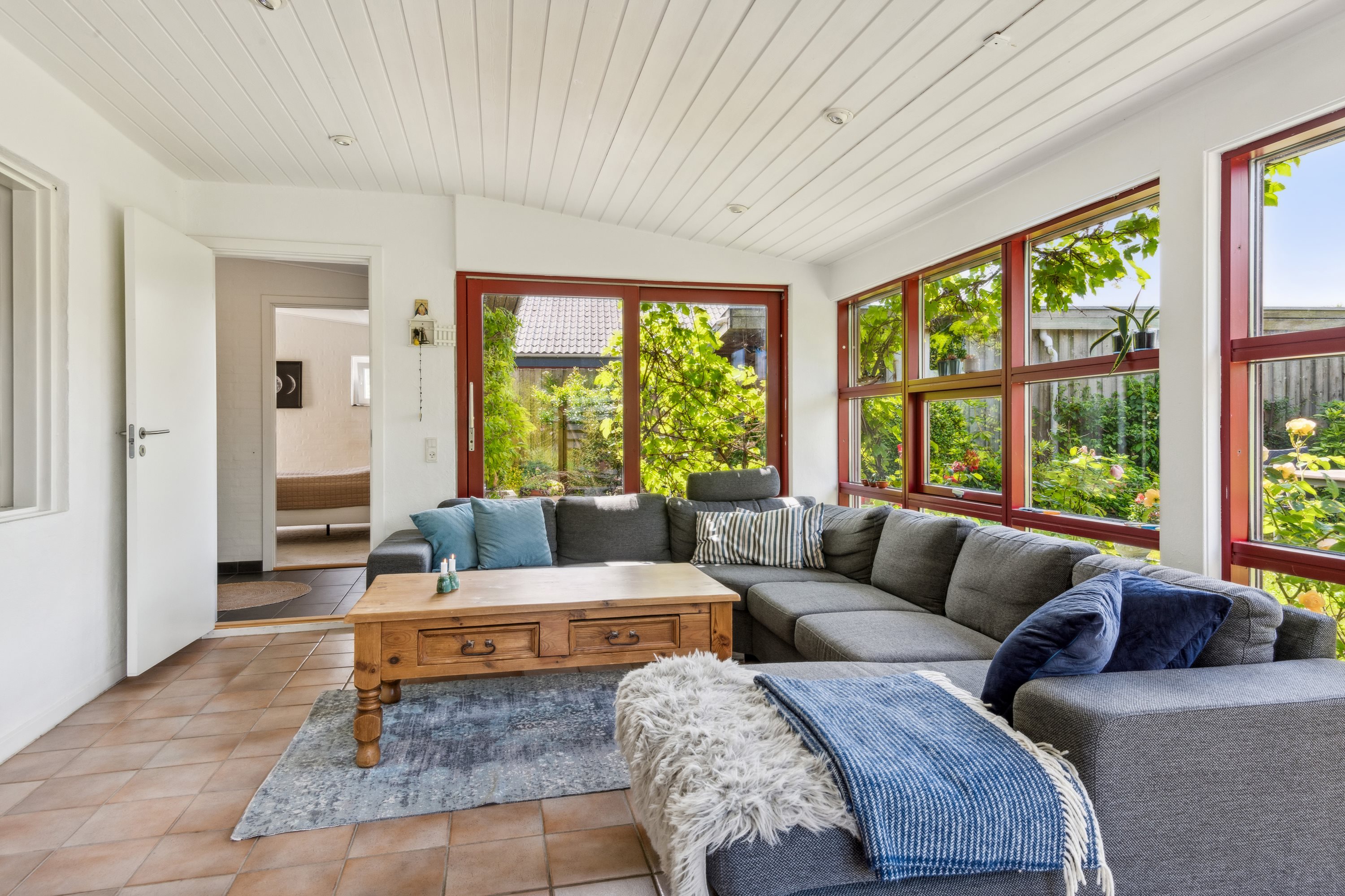 Fremhævet stue billede i fuldskærmstilstand. Billede af Svalegårdsvej 74, Hasseris, 9000 Aalborg