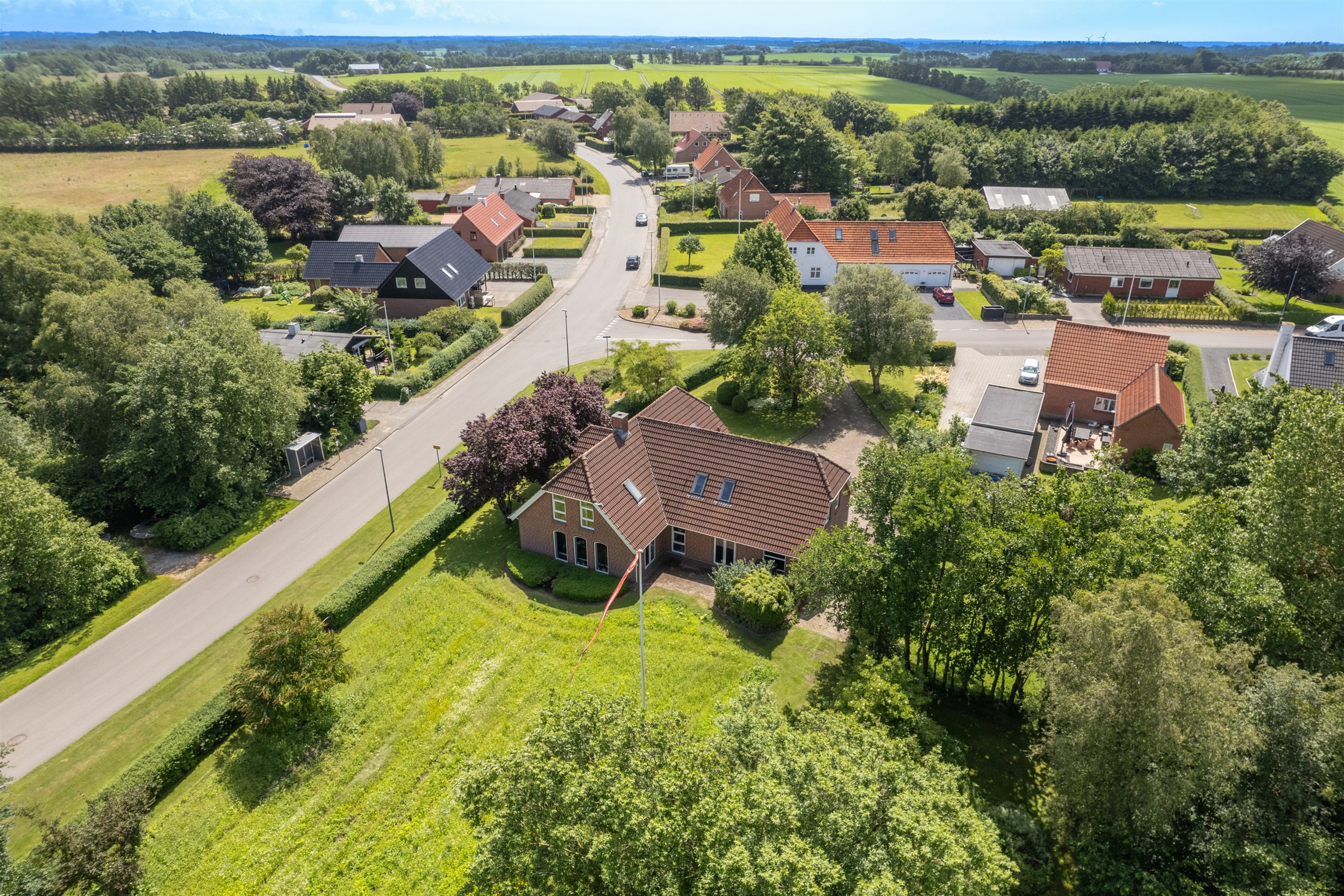 Fremhævet luftfoto billede i fuldskærmstilstand. Billede af Teglgårdvej 2, Orten, 6800 Varde