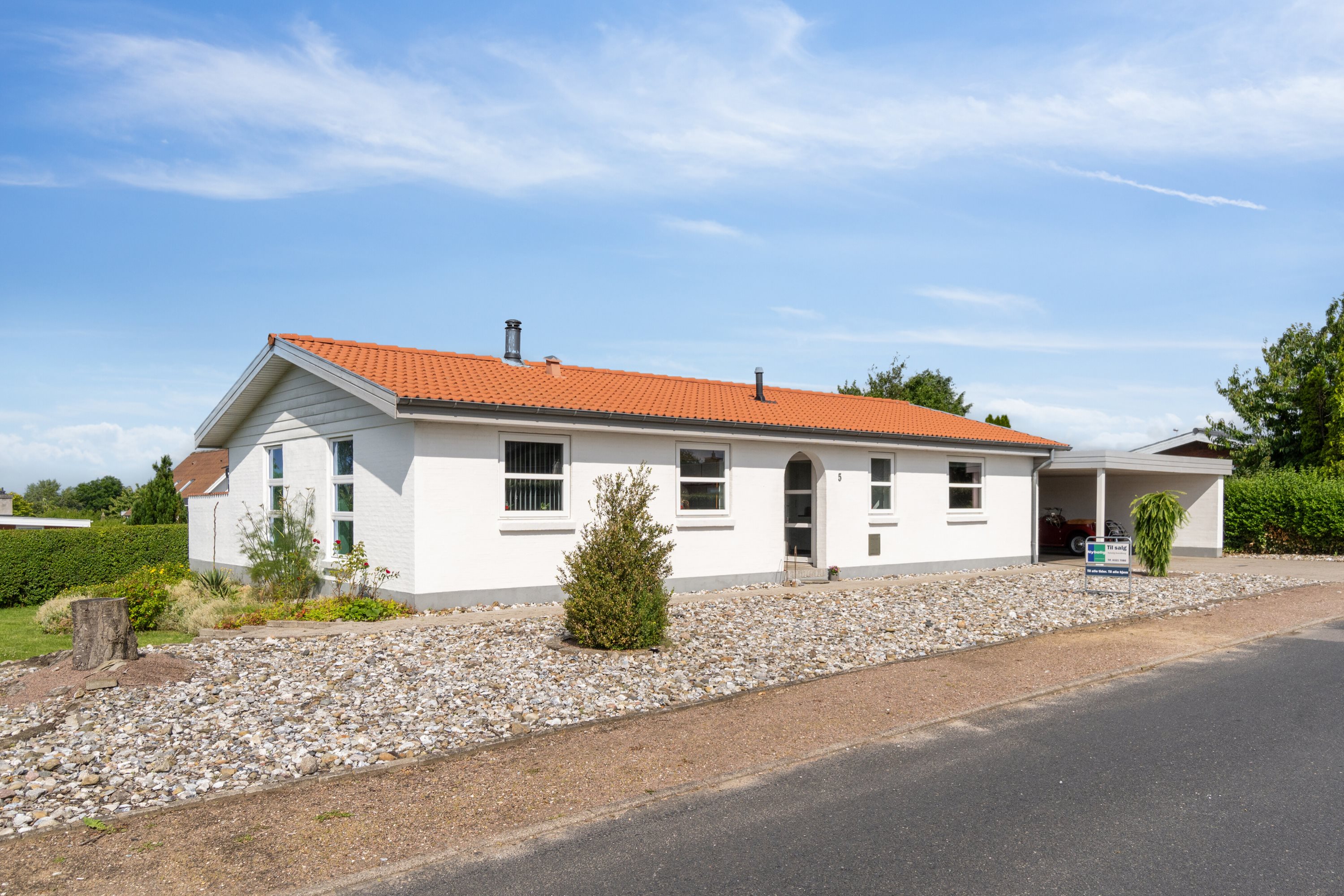 Miniaturebillede 1: set fra vejen. Billede af Bøgeløkken 5, Thurø, 5700 Svendborg