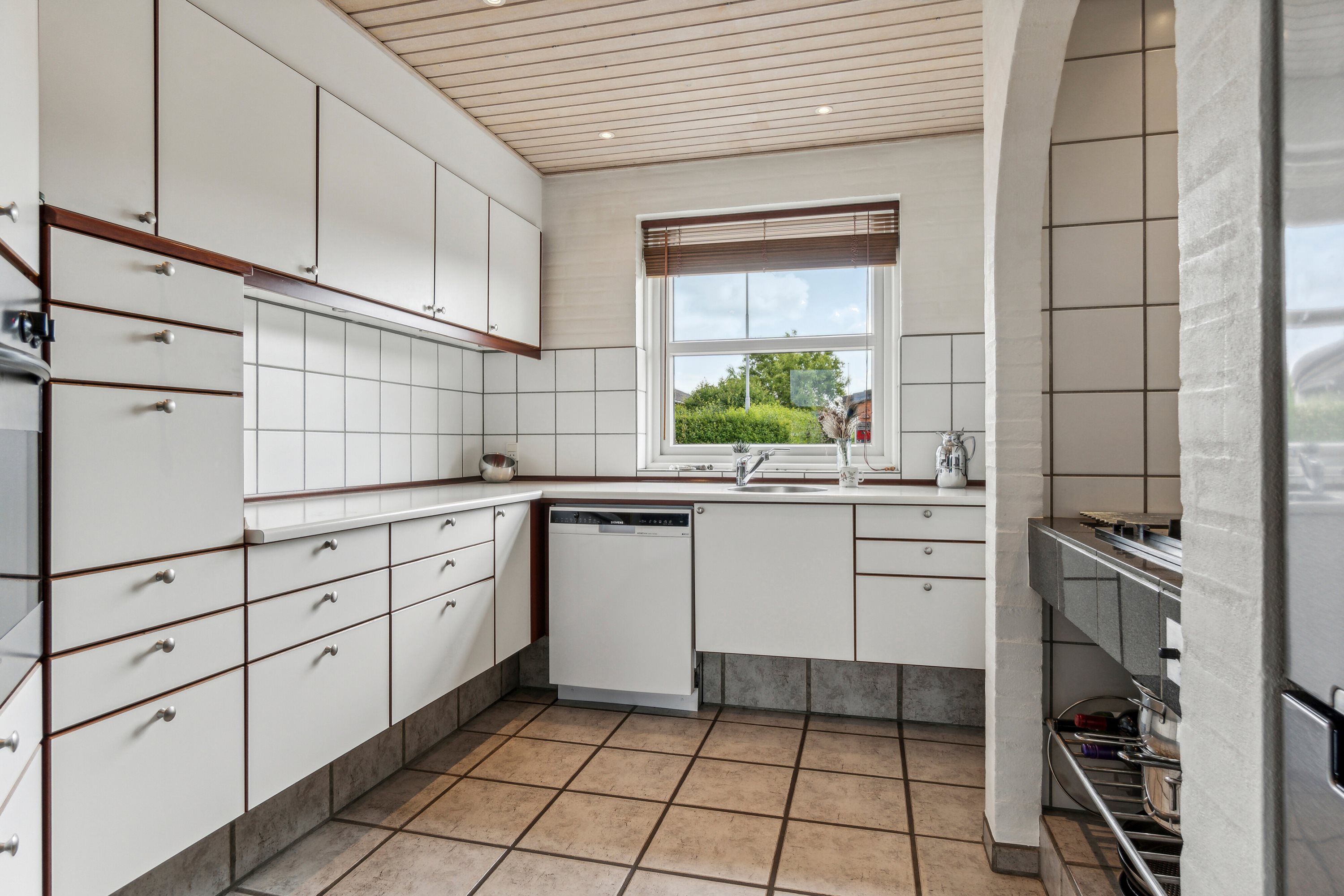 Fremhævet køkken billede i fuldskærmstilstand. Billede af Bøgeløkken 5, Thurø, 5700 Svendborg