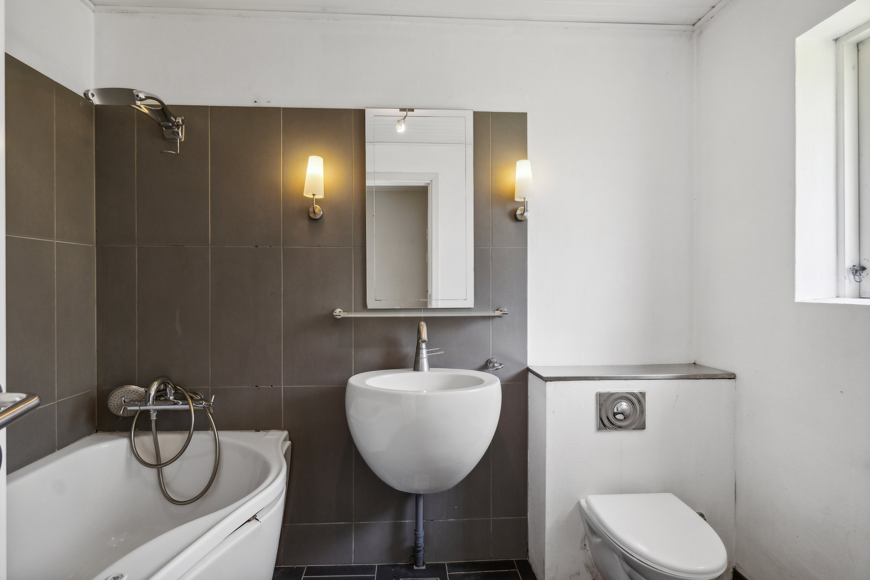 Fremhævet badeværelse billede i fuldskærmstilstand. Billede af Industrivej 4, 4720 Præstø