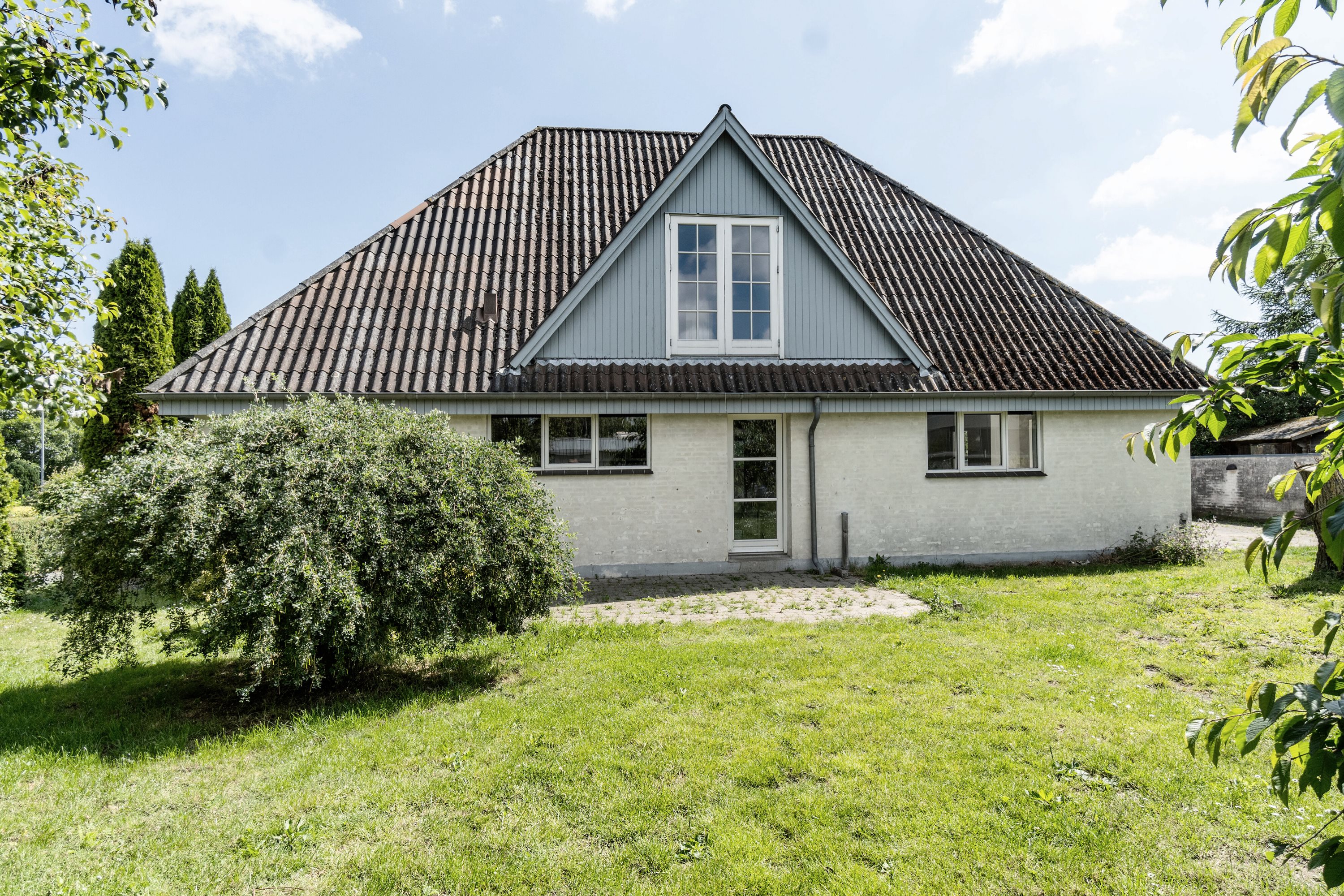 Miniaturebillede 1: set fra haven. Billede af Industrivej 4, 4720 Præstø