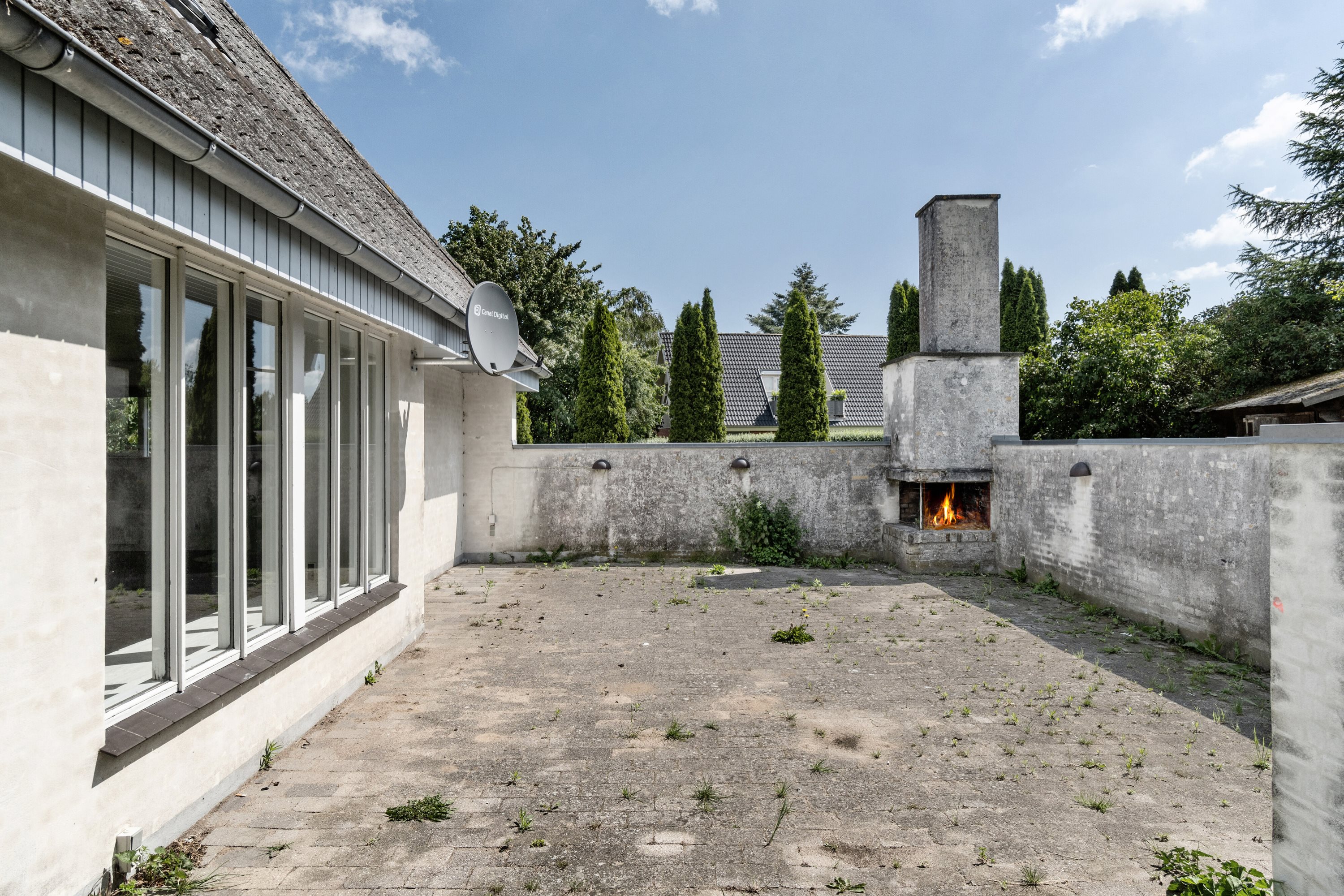 Fremhævet set fra haven billede i fuldskærmstilstand. Billede af Industrivej 4, 4720 Præstø