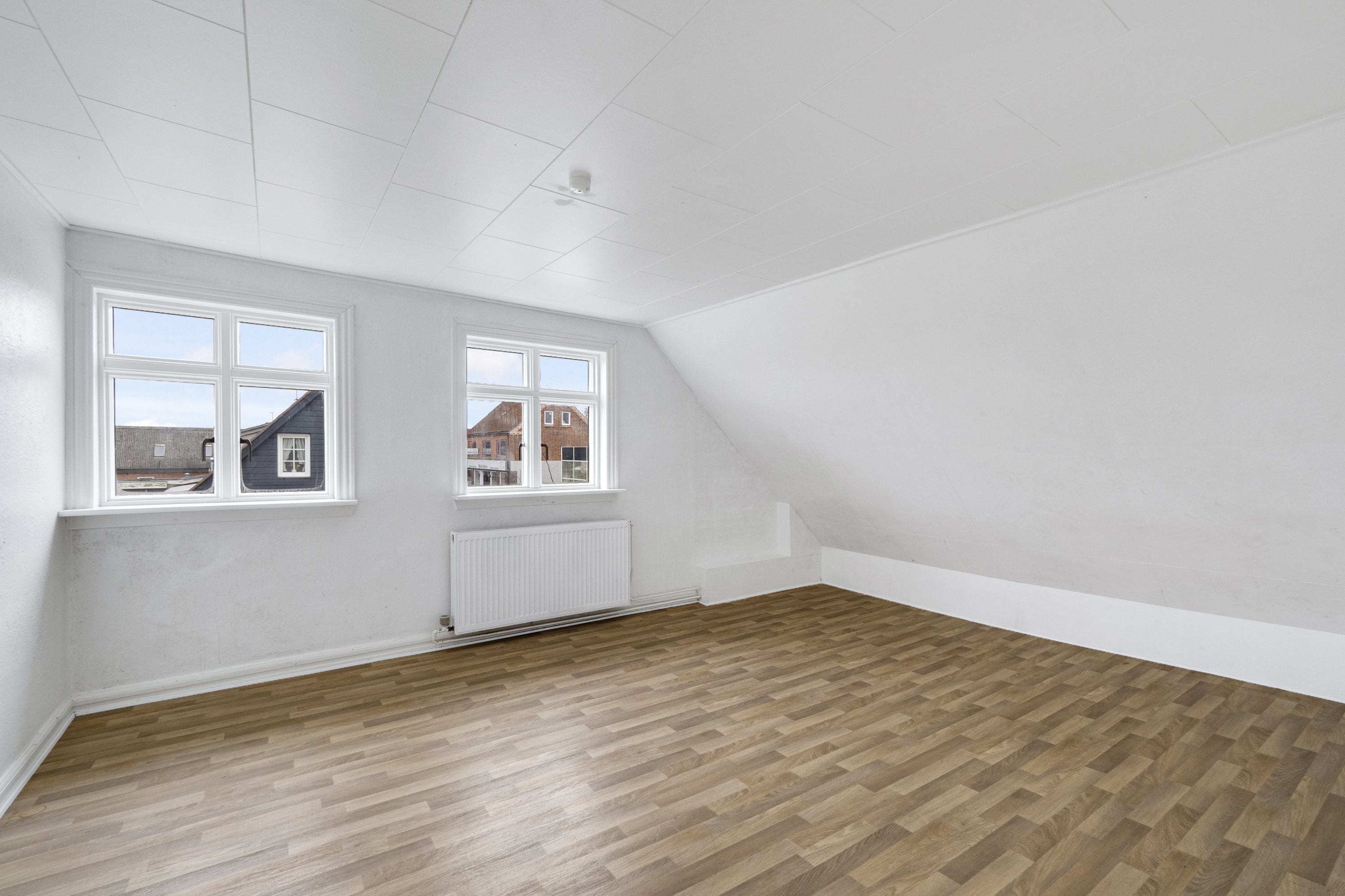 Fremhævet værelse billede i fuldskærmstilstand. Billede af Hovedgaden 78, 7752 Snedsted