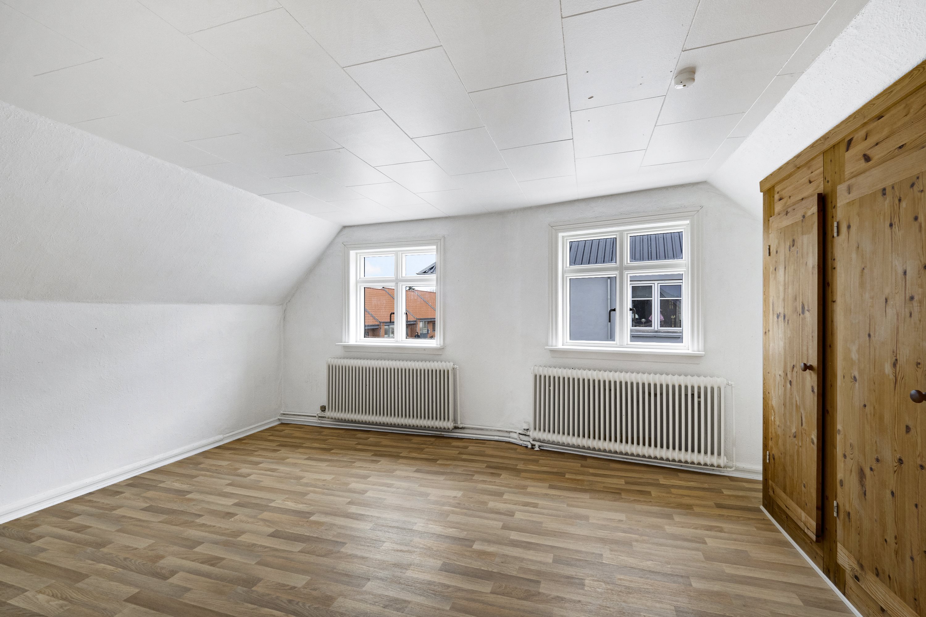 Fremhævet værelse billede i fuldskærmstilstand. Billede af Hovedgaden 78, 7752 Snedsted