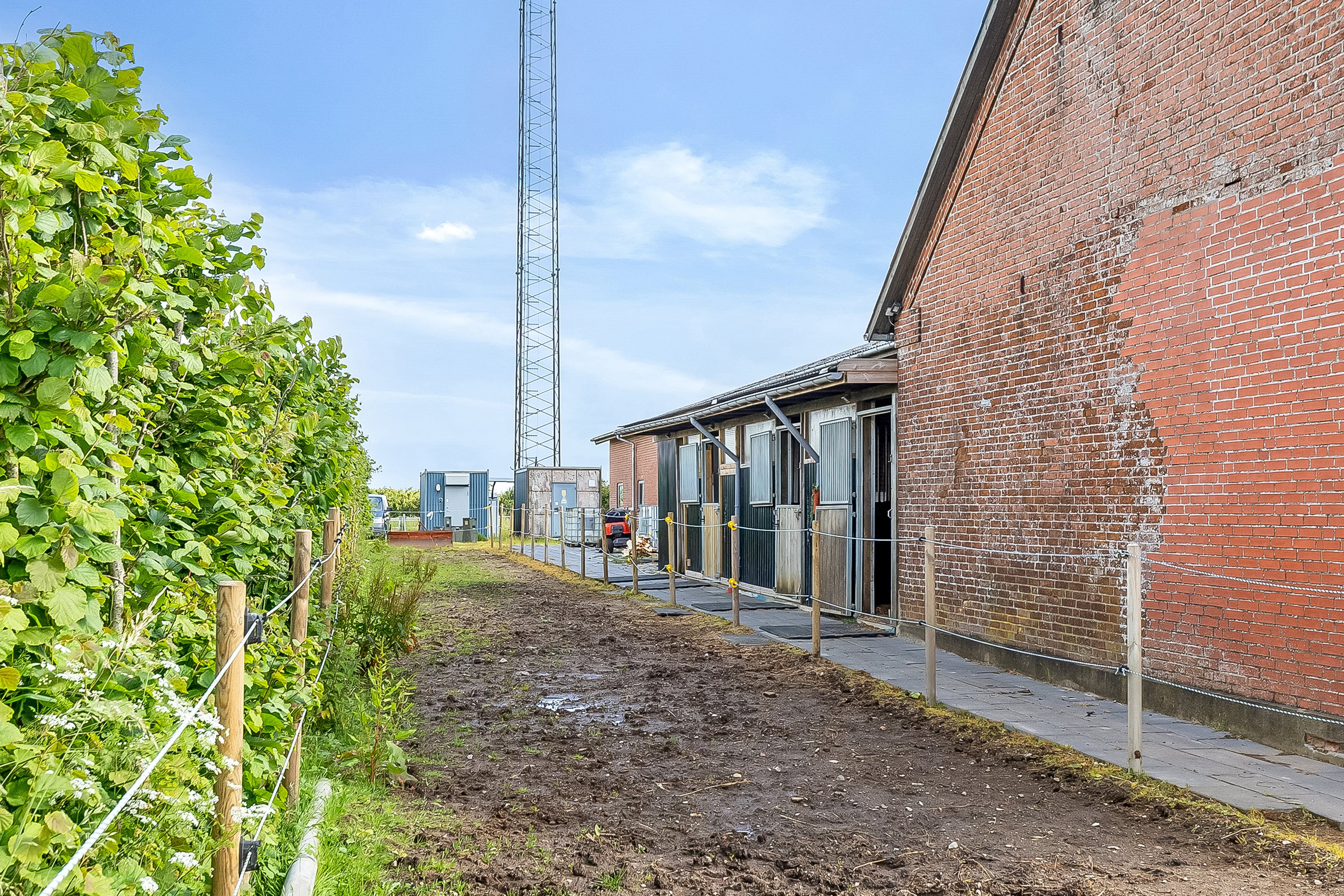 Fremhævet hesteboks billede i fuldskærmstilstand. Billede af Lindskovvej 6, L. Velling, 7000 Fredericia