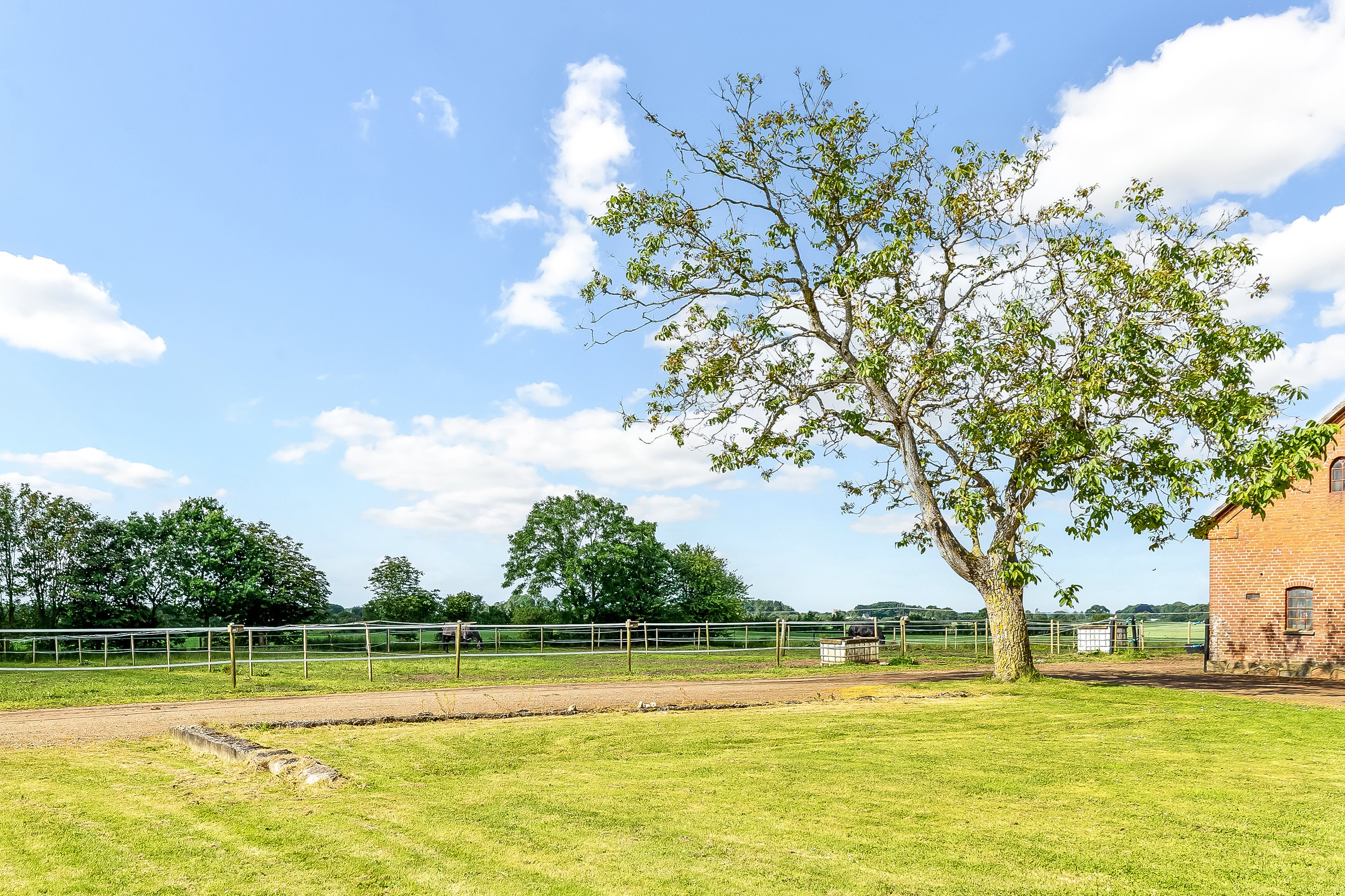 Fremhævet have billede i fuldskærmstilstand. Billede af Lindskovvej 6, L. Velling, 7000 Fredericia